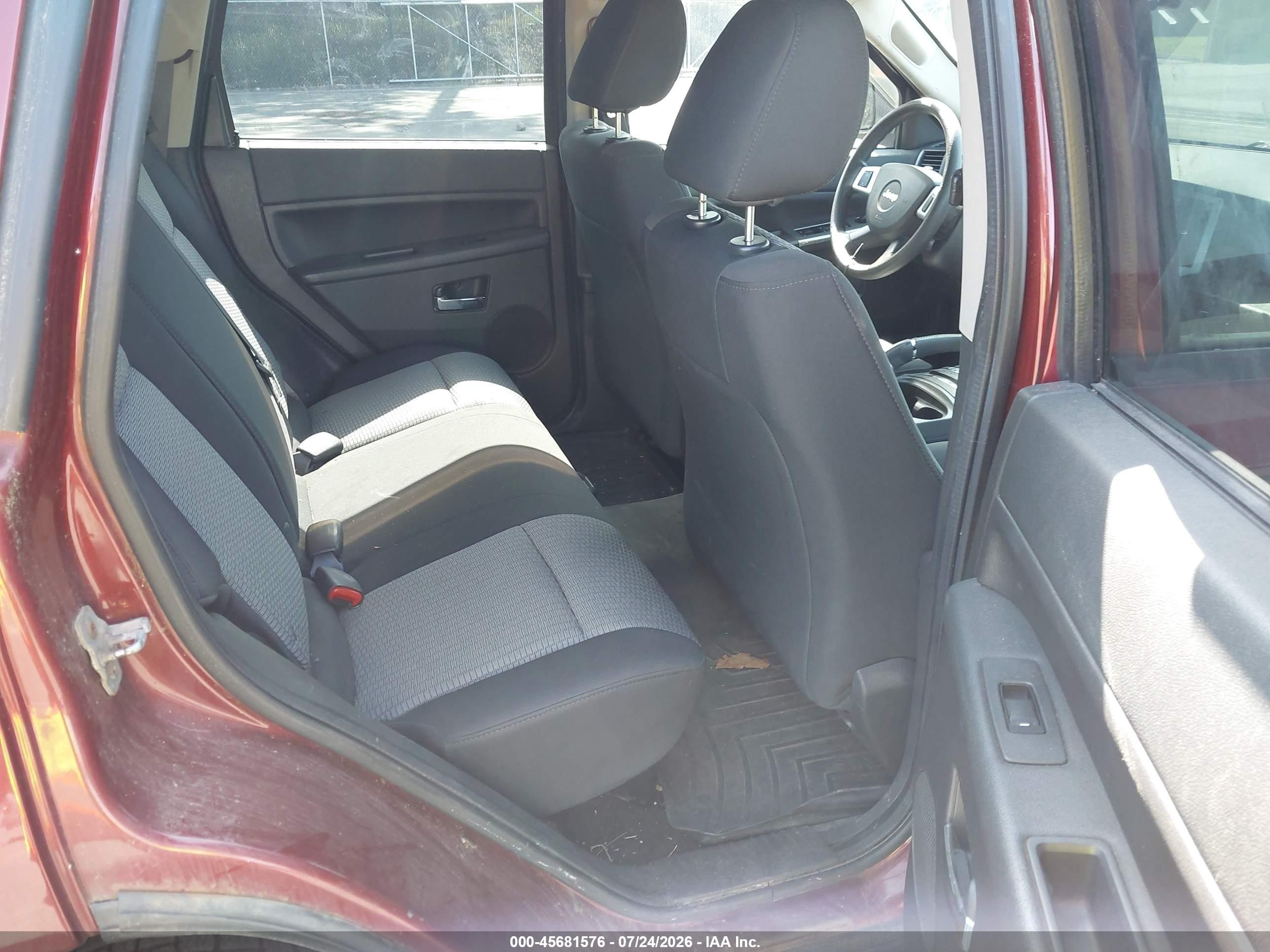 2009 Jeep Grand Cherokee Laredo Red vin: 1J8GR48K29C526121