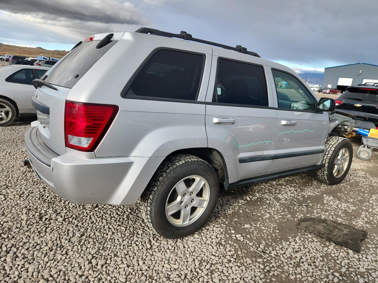 2007 Jeep Grand Cherokee Laredo Silver vin: 1J8GR48K37C617329