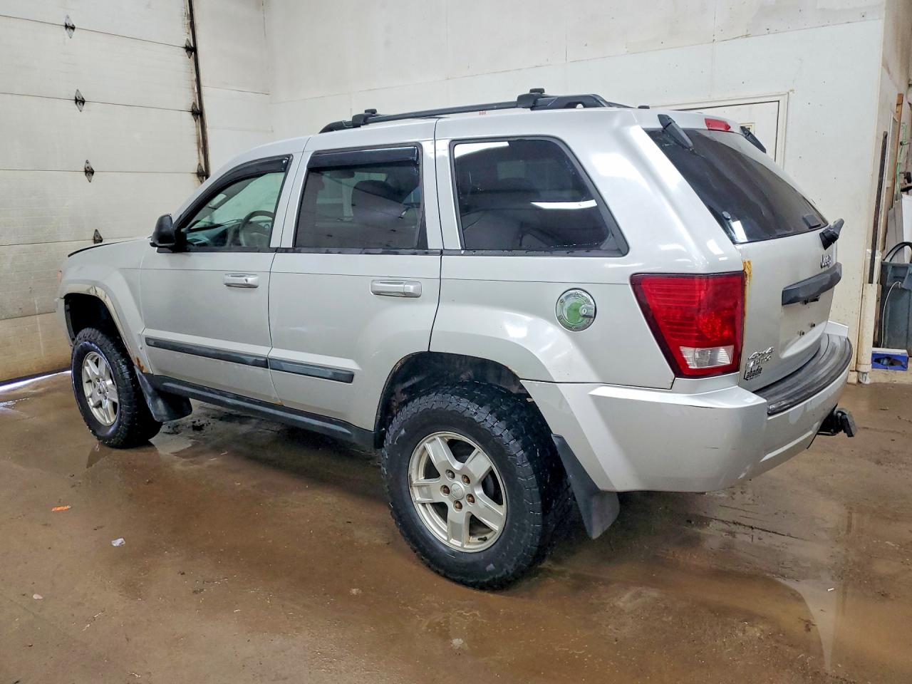 2007 Jeep Grand Cherokee Laredo Silver vin: 1J8GR48K37C651433