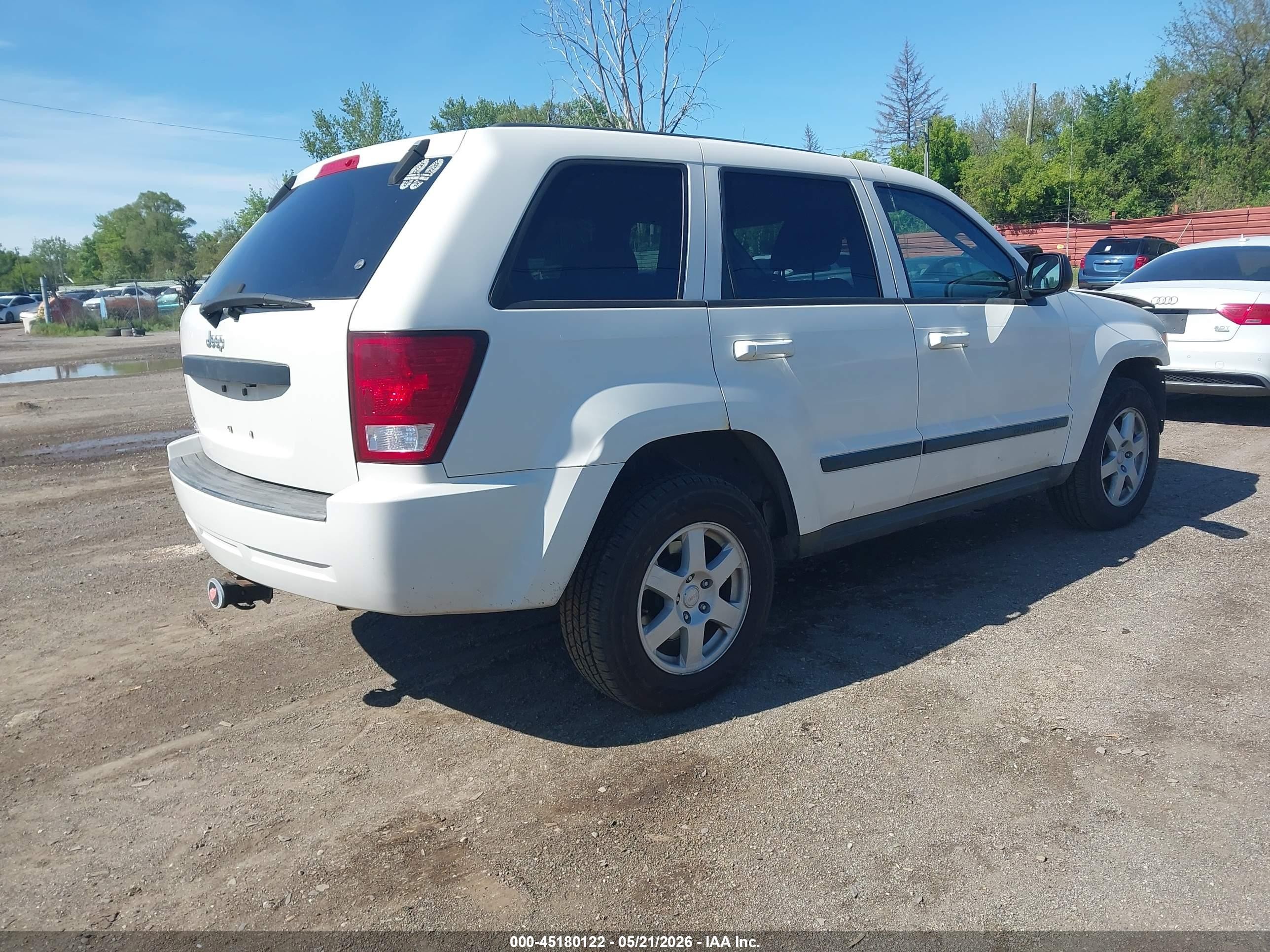 2008 Jeep Grand Cherokee Laredo White vin: 1J8GR48K38C194138