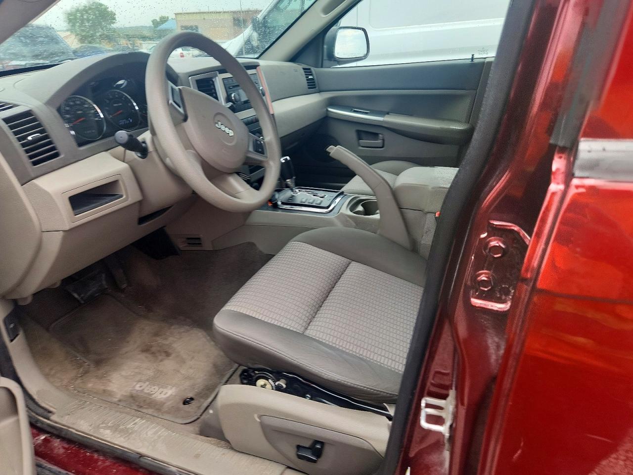 2008 Jeep Grand Cherokee Laredo Красный vin: 1J8GR48K38C228532