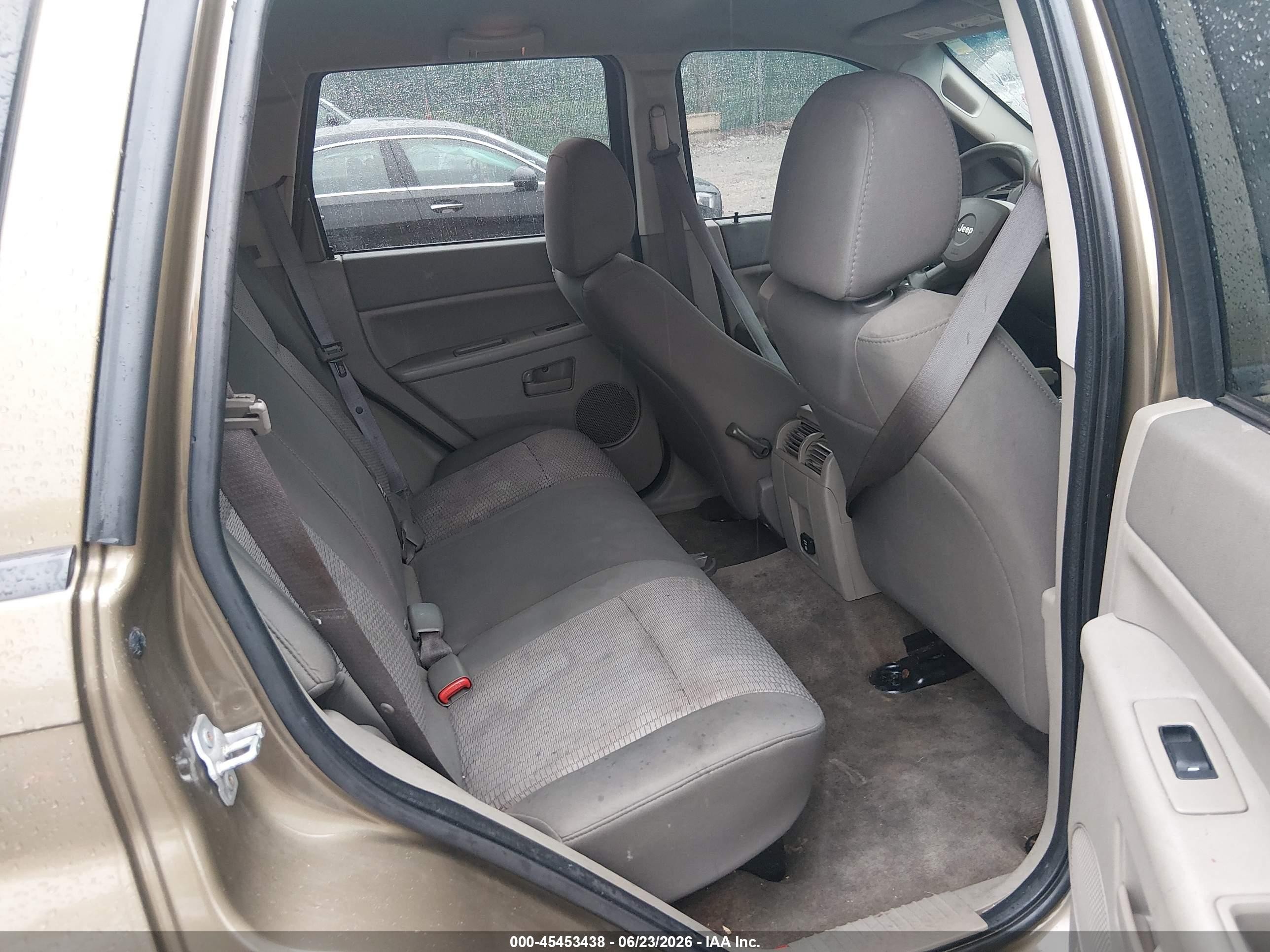 2008 Jeep Grand Cherokee Laredo Brown vin: 1J8GR48K38C238722