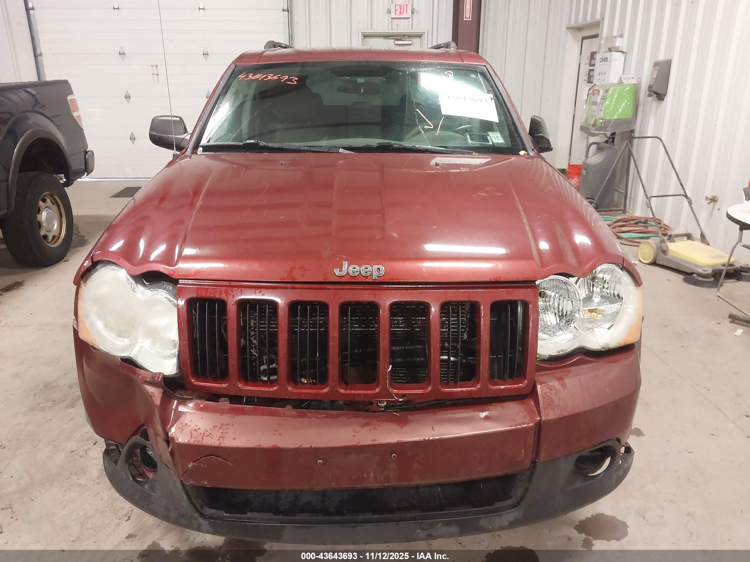 2009 Jeep Grand Cherokee Laredo Красный vin: 1J8GR48K39C511868