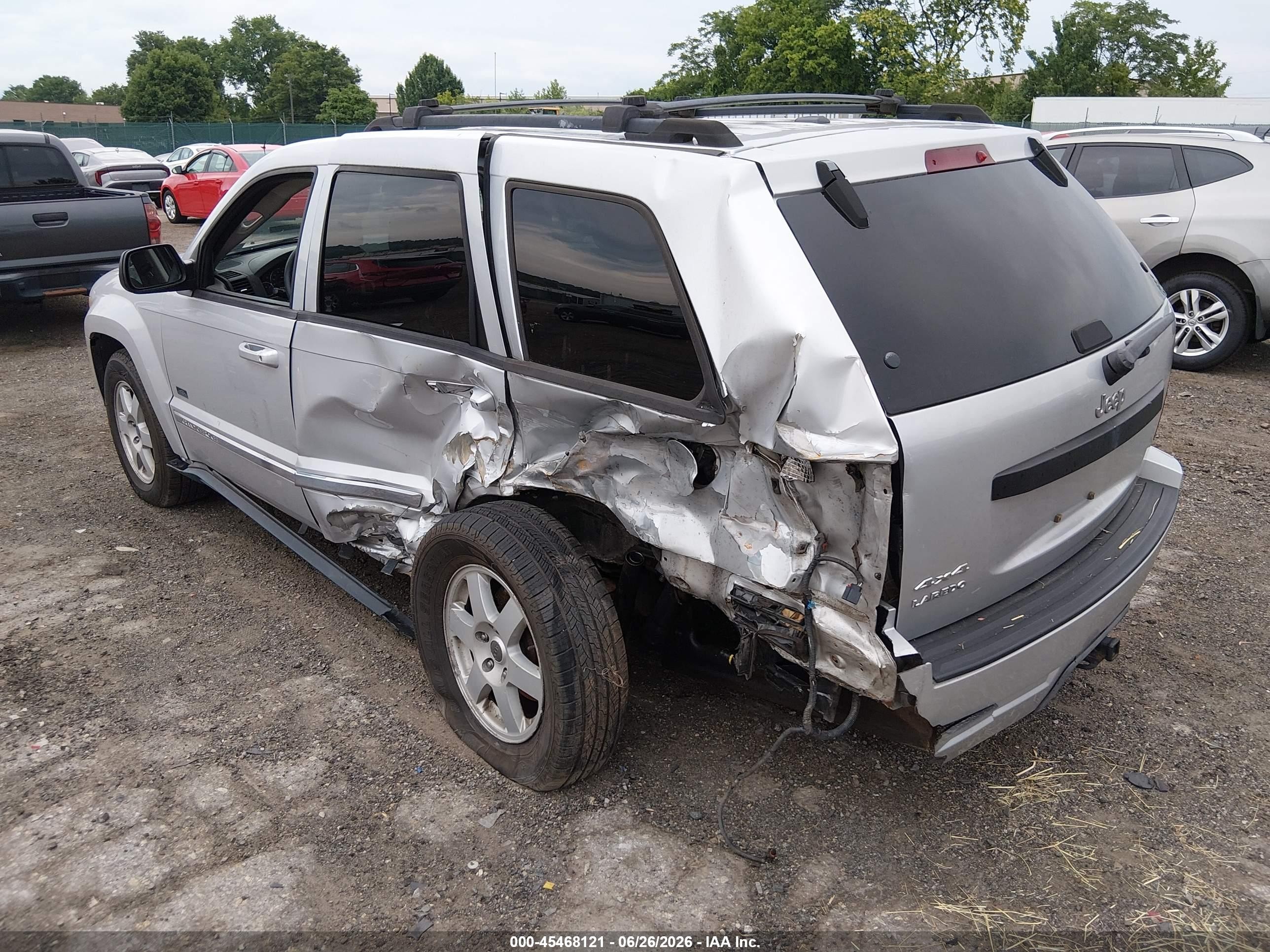 2009 Jeep Grand Cherokee Laredo Silver vin: 1J8GR48K39C553781