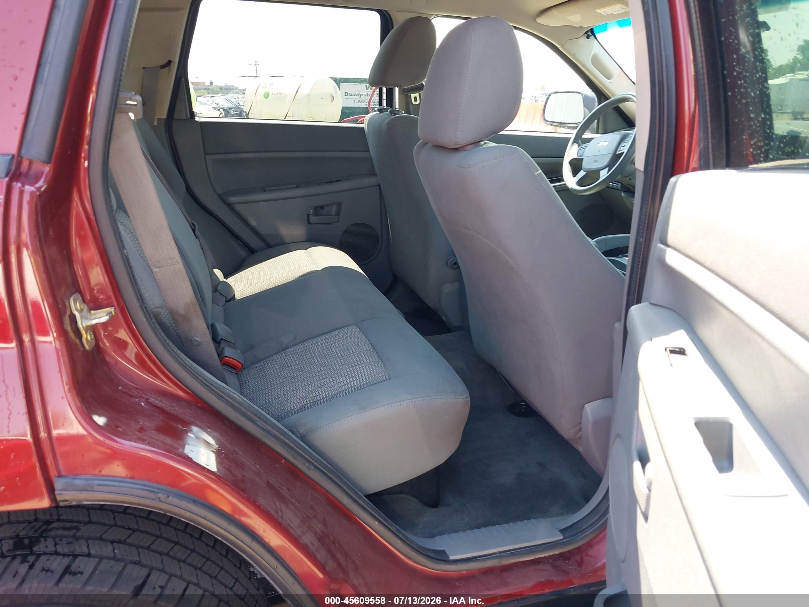 2007 Jeep Grand Cherokee Laredo Red vin: 1J8GR48K47C514081