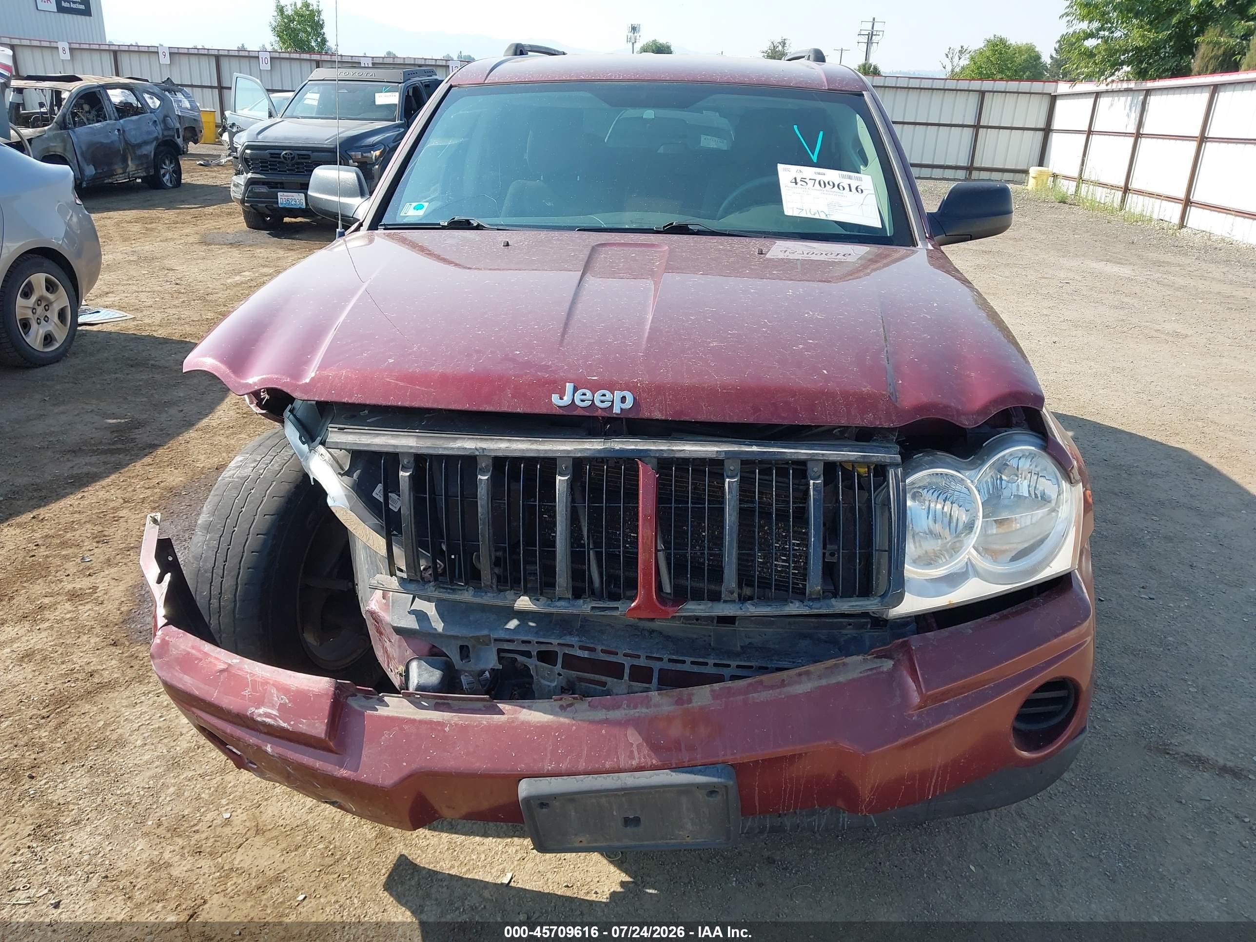 2007 Jeep Grand Cherokee Laredo Maroon vin: 1J8GR48K47C520091