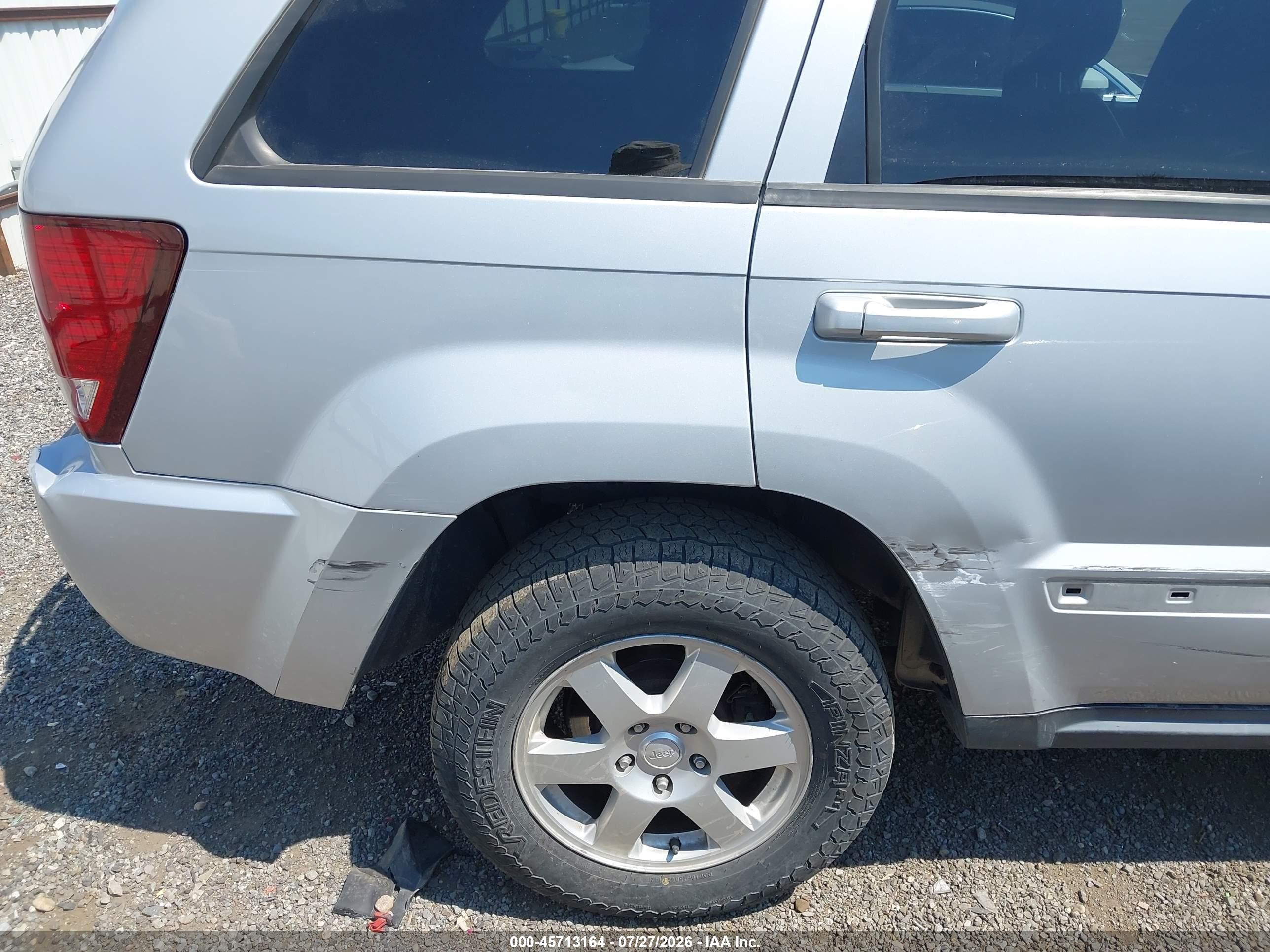 2007 Jeep Grand Cherokee Laredo Silver vin: 1J8GR48K47C560672