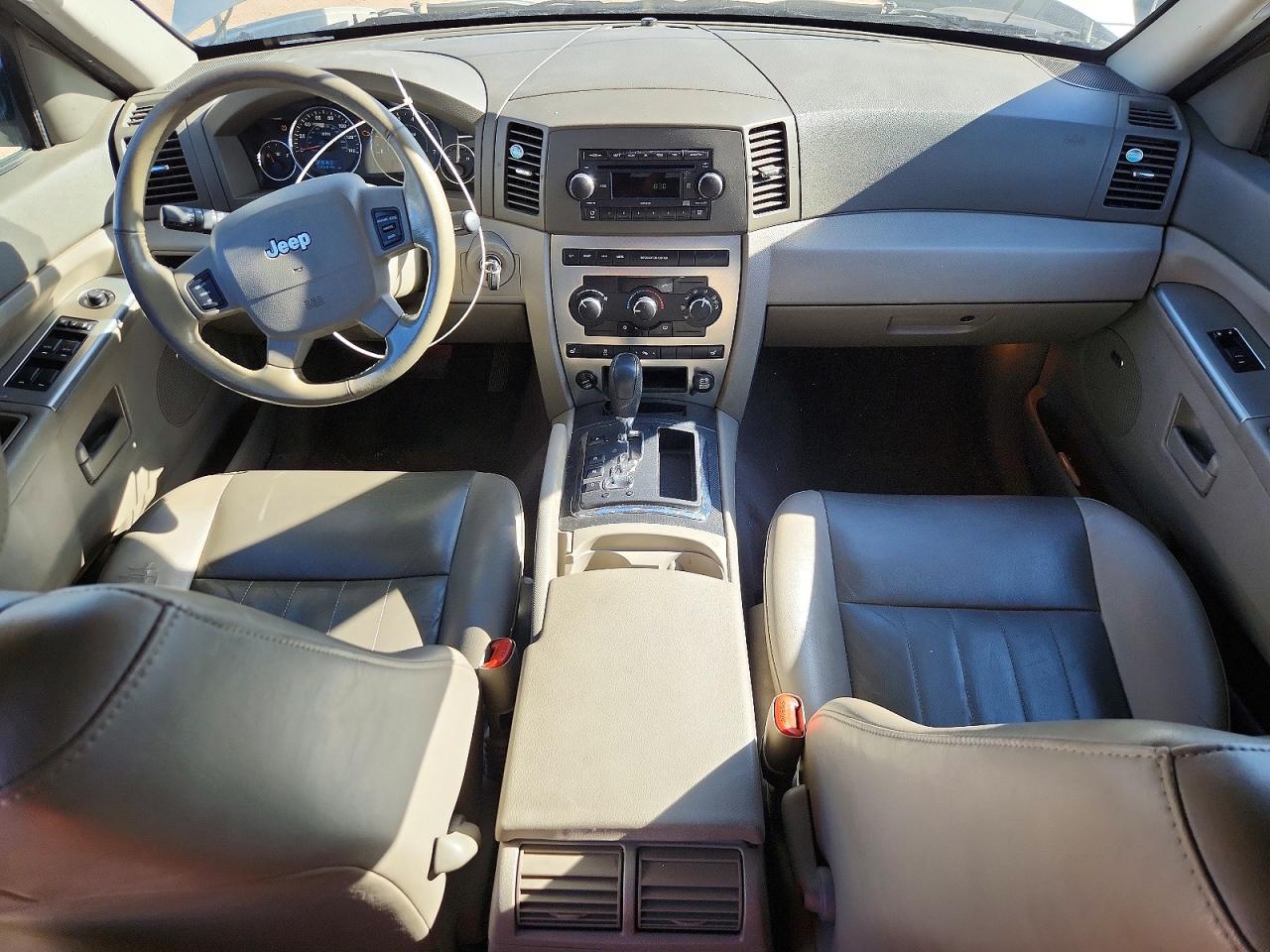 2007 Jeep Grand Cherokee Laredo Бежевый vin: 1J8GR48K47C607232