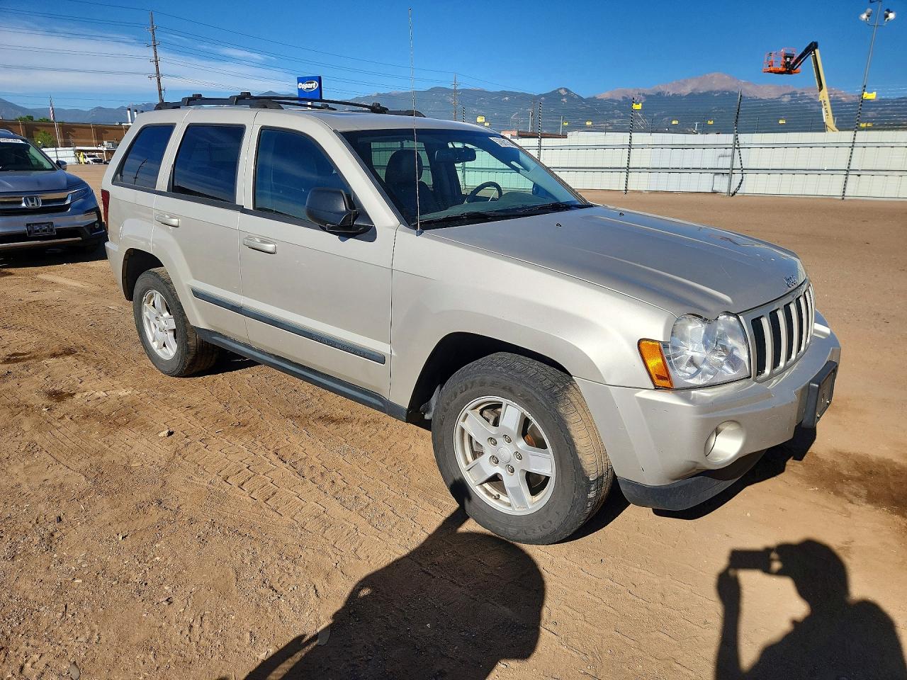2007 Jeep Grand Cherokee Laredo Бежевый vin: 1J8GR48K47C607232