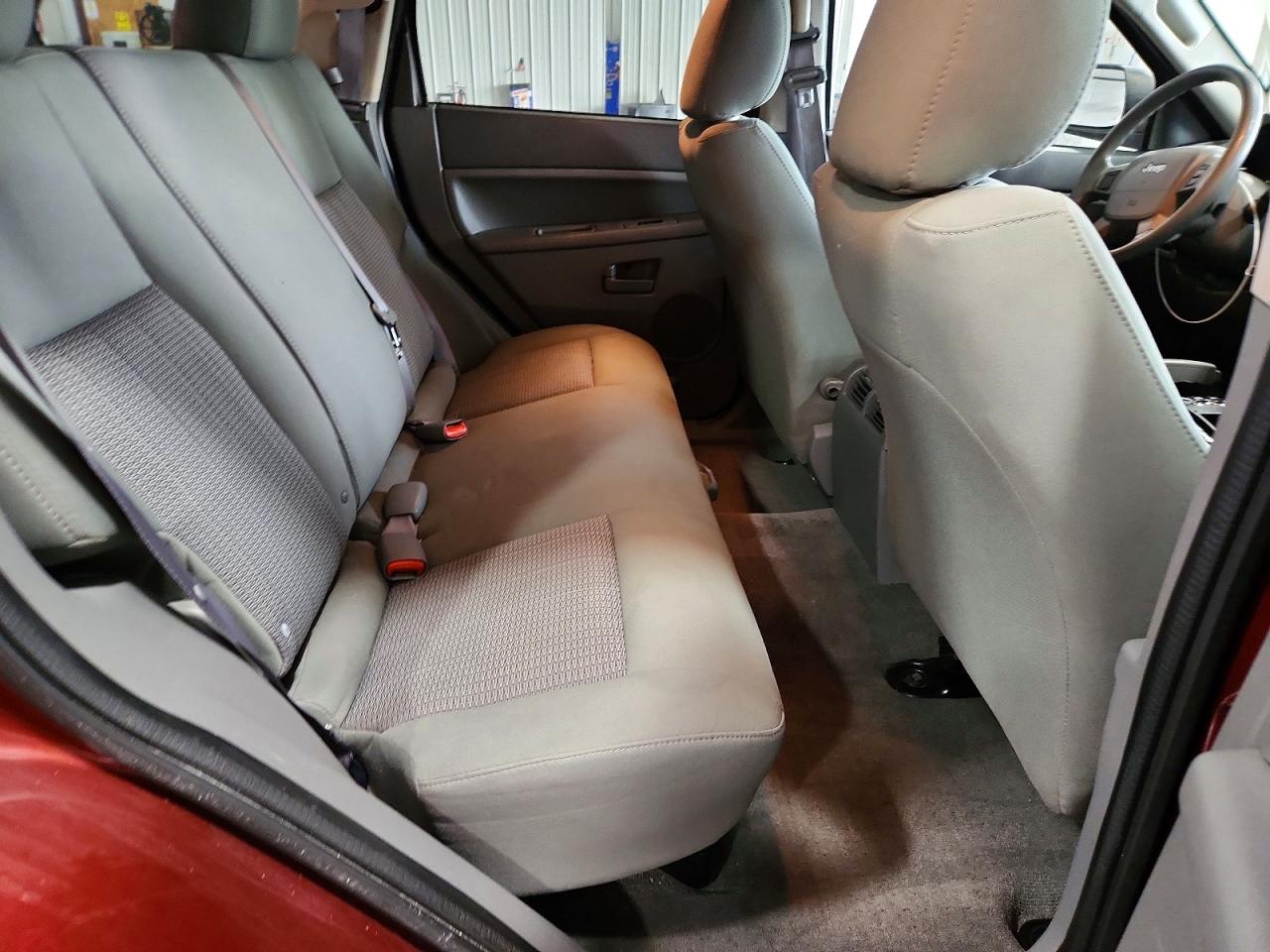 2007 Jeep Grand Cherokee Laredo Maroon vin: 1J8GR48K47C615122