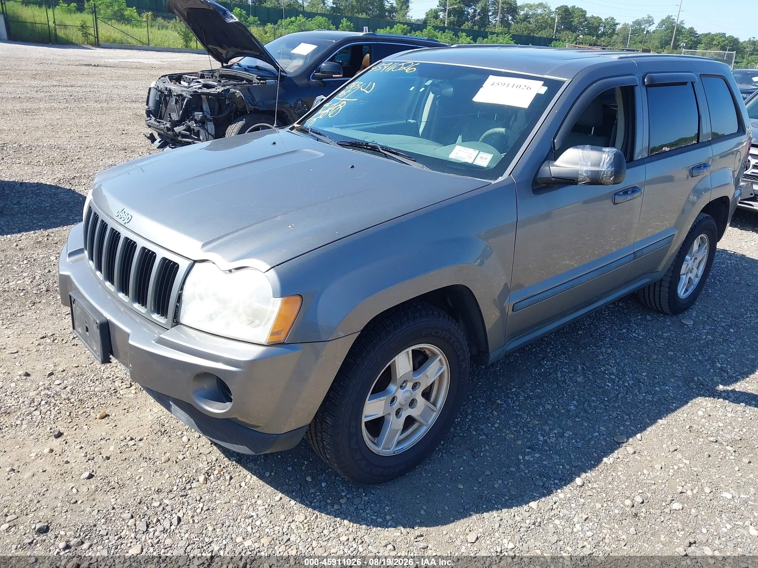 2007 Jeep Grand Cherokee Laredo Gray vin: 1J8GR48K47C681623