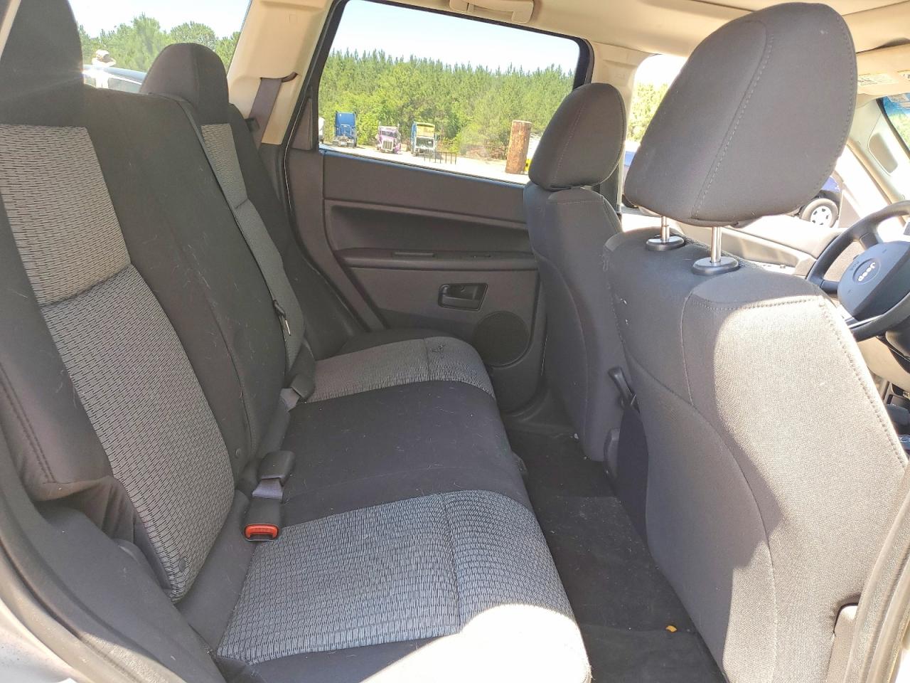2008 Jeep Grand Cherokee Laredo Желто-коричневый vin: 1J8GR48K48C137964
