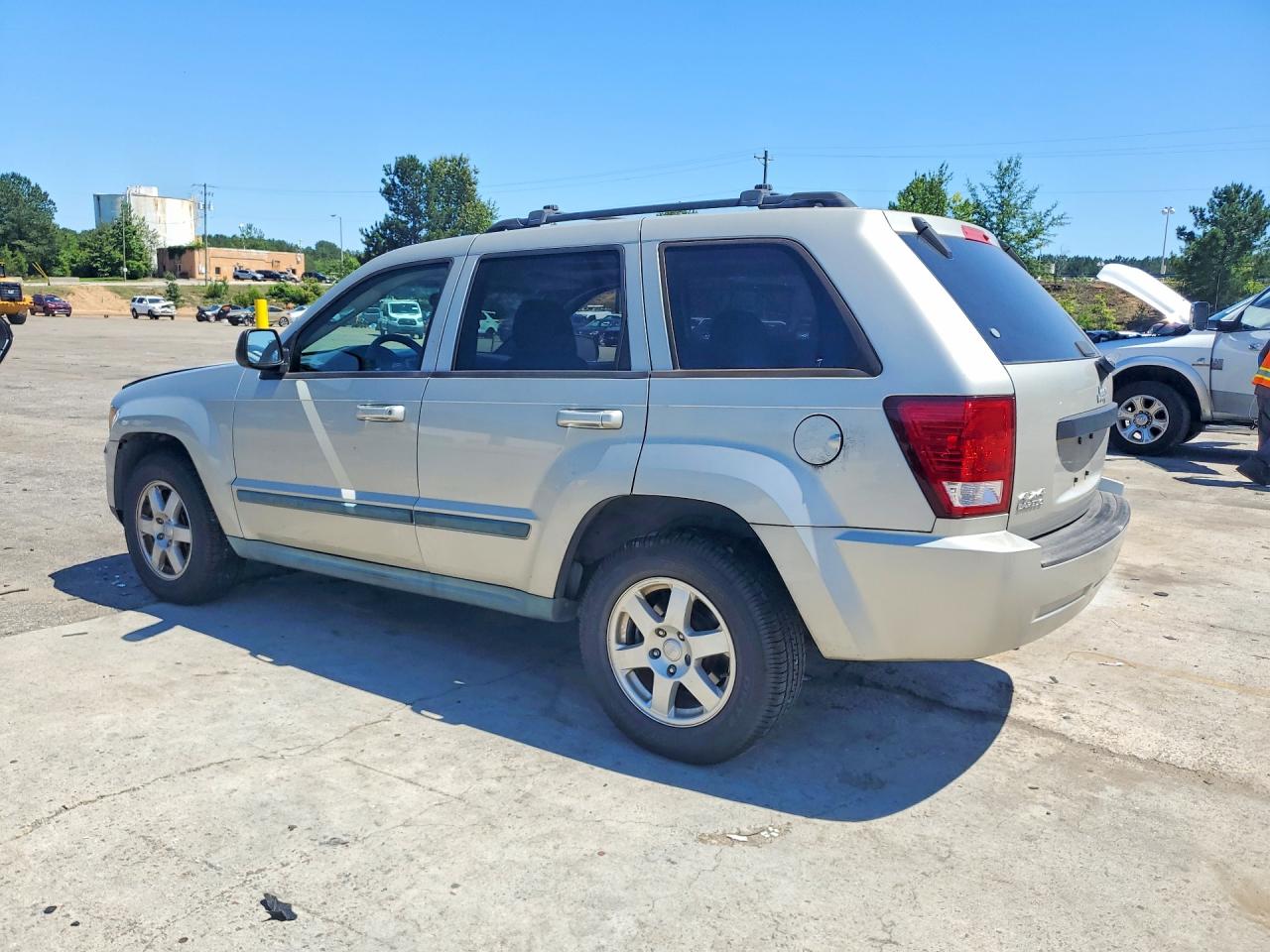 2008 Jeep Grand Cherokee Laredo Желто-коричневый vin: 1J8GR48K48C137964