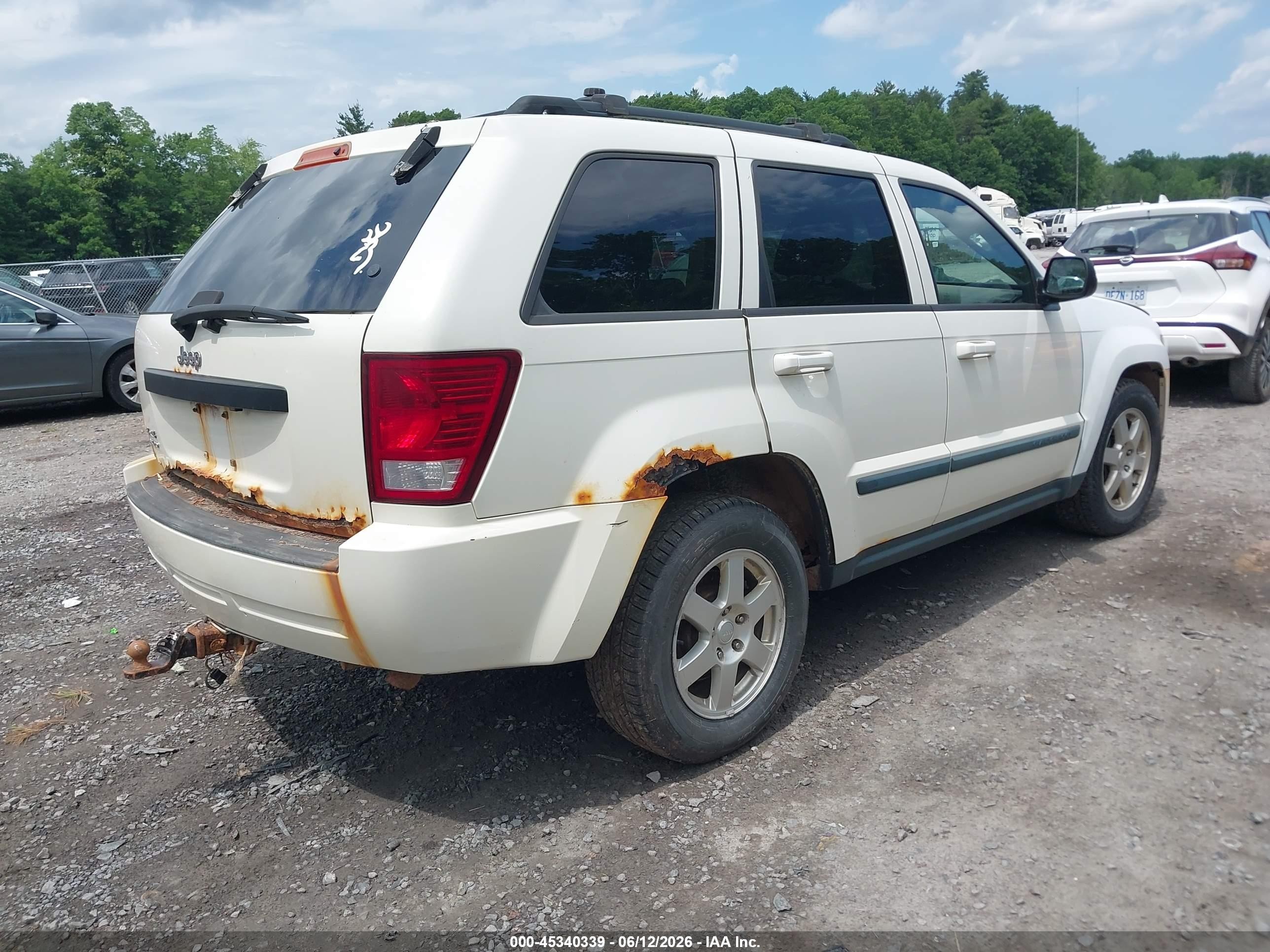 2008 Jeep Grand Cherokee Laredo White vin: 1J8GR48K48C210329