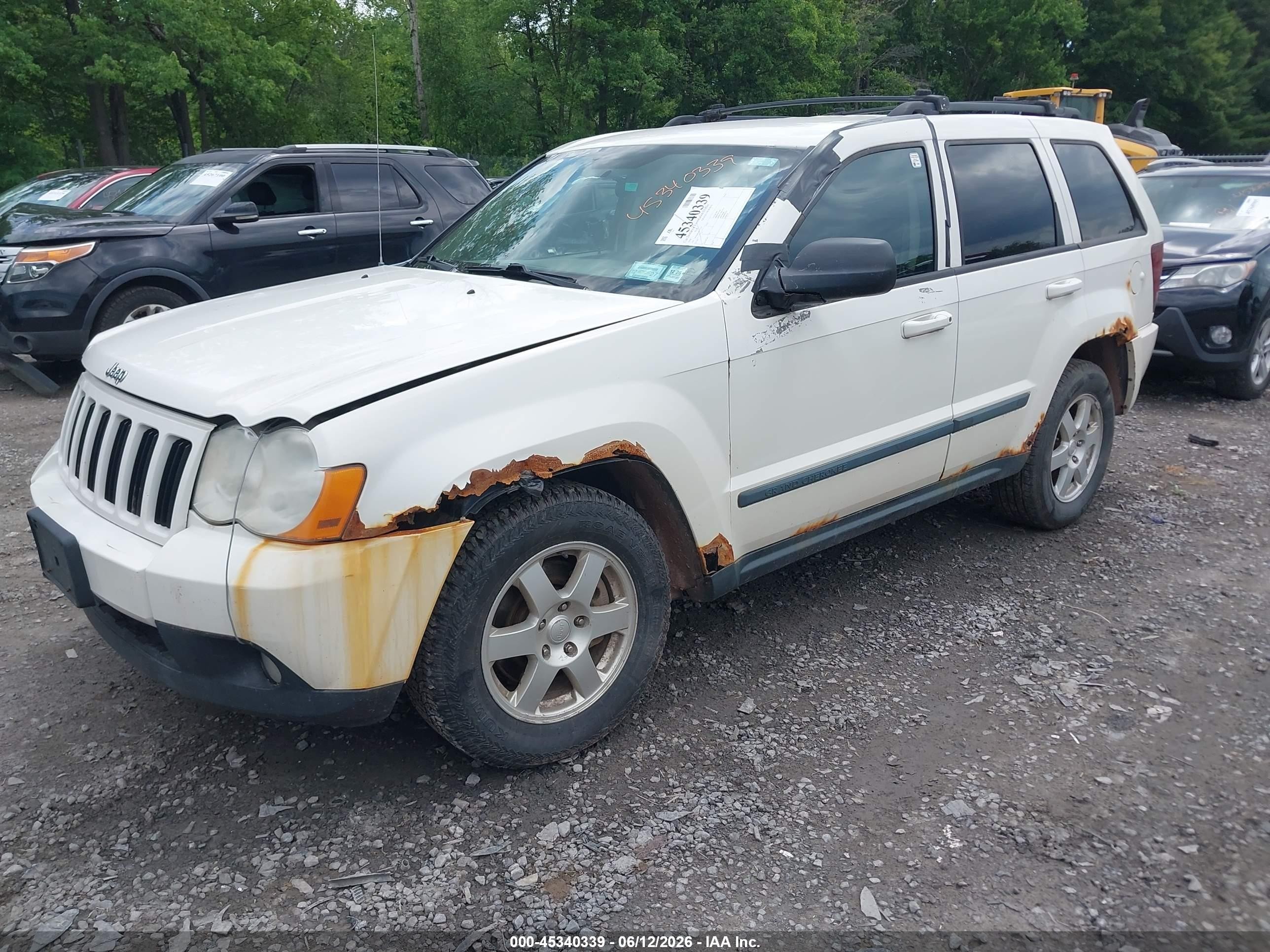 2008 Jeep Grand Cherokee Laredo White vin: 1J8GR48K48C210329