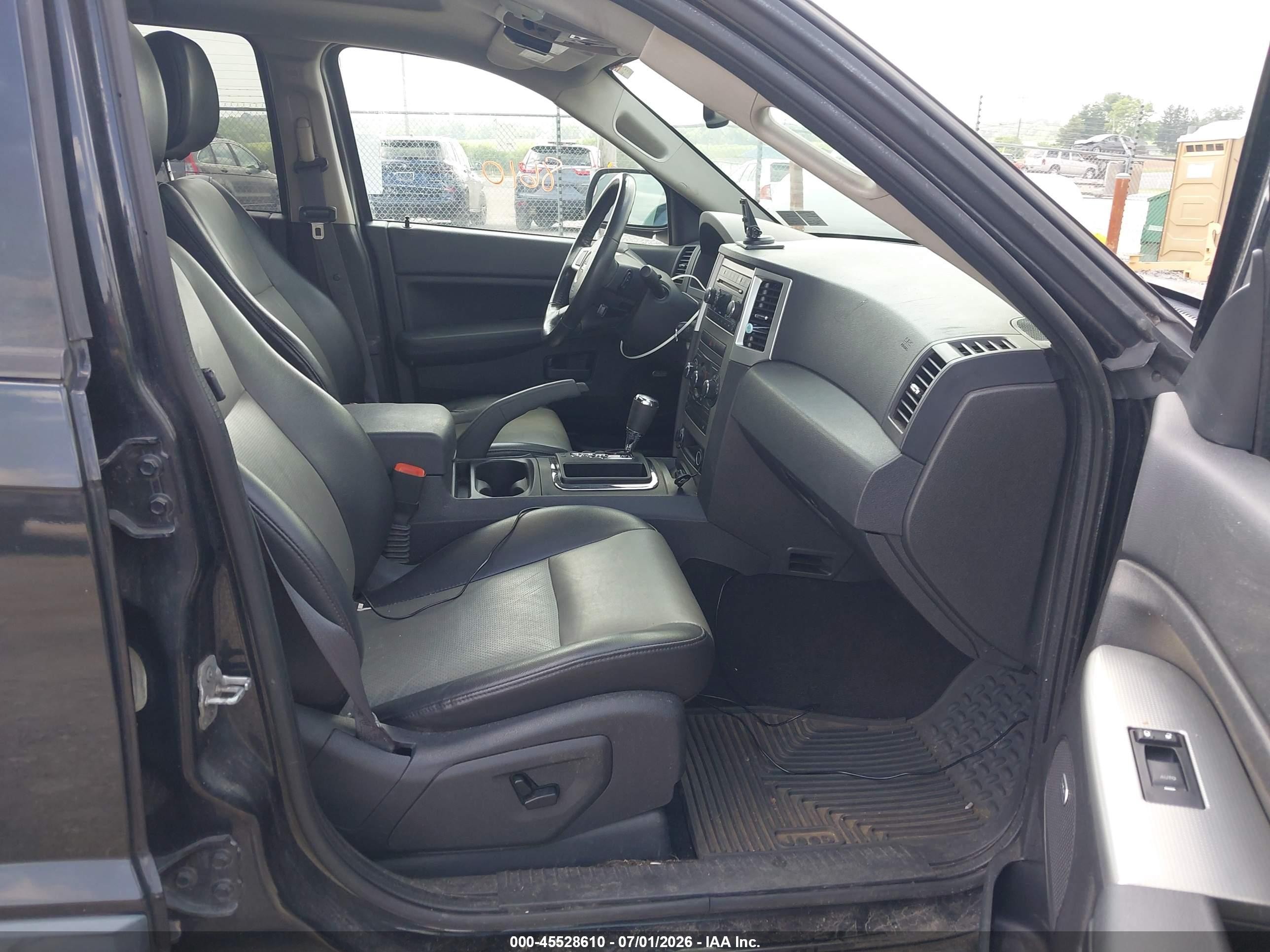 2008 Jeep Grand Cherokee Laredo Black vin: 1J8GR48K48C226028