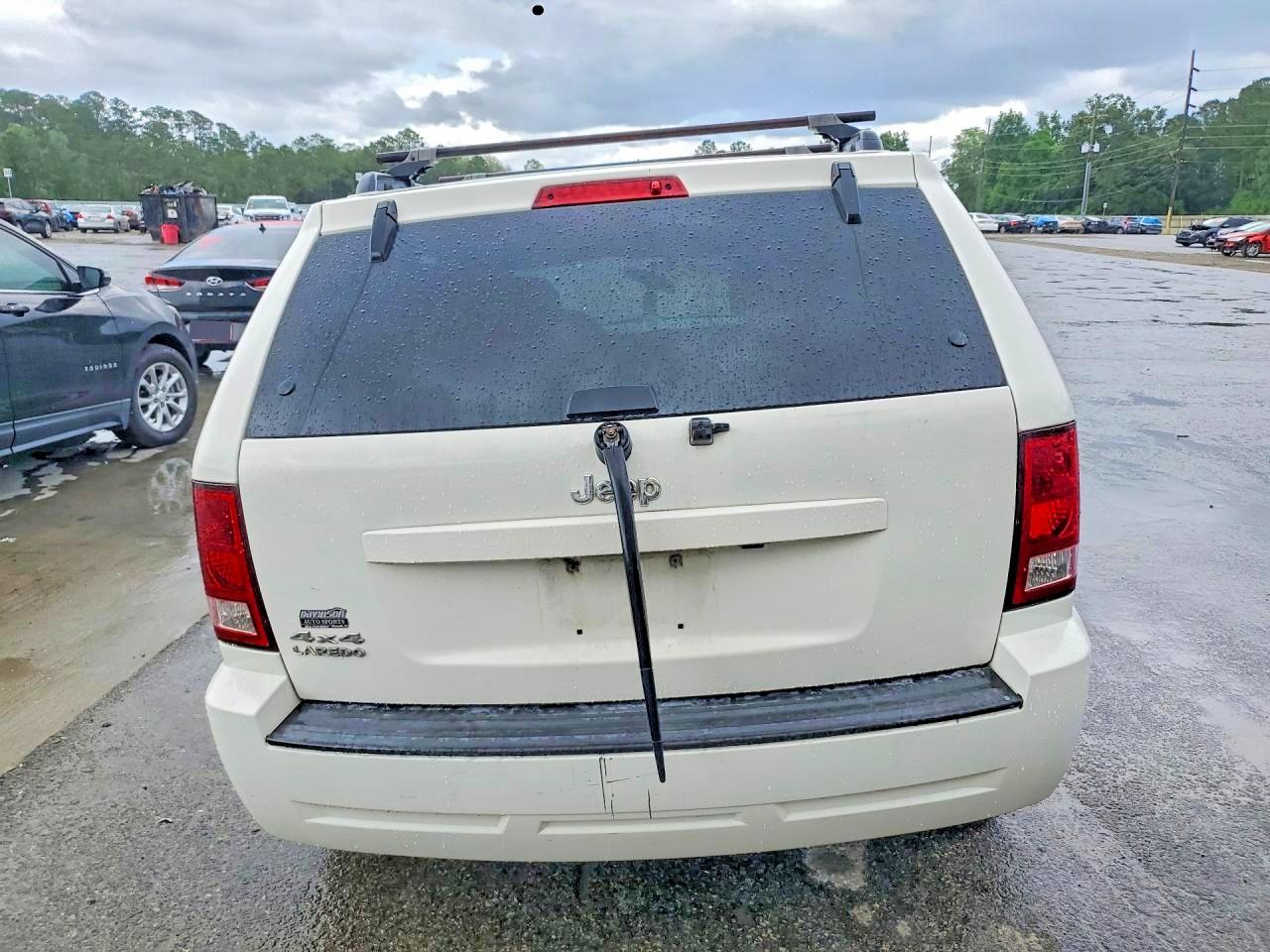 2007 Jeep Grand Cherokee Laredo Белый vin: 1J8GR48K57C532007