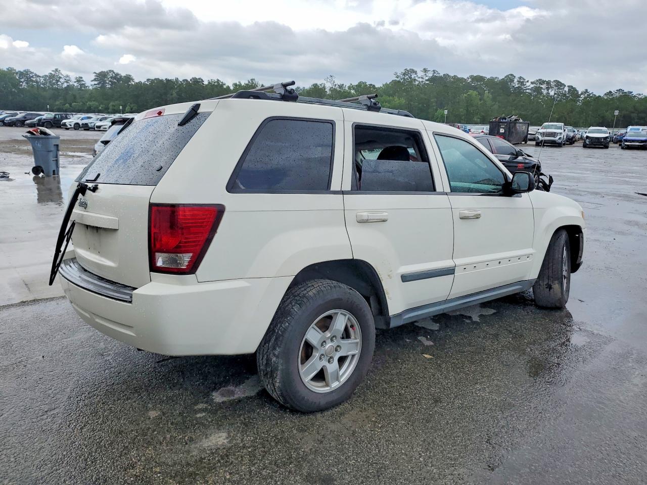 2007 Jeep Grand Cherokee Laredo Белый vin: 1J8GR48K57C532007