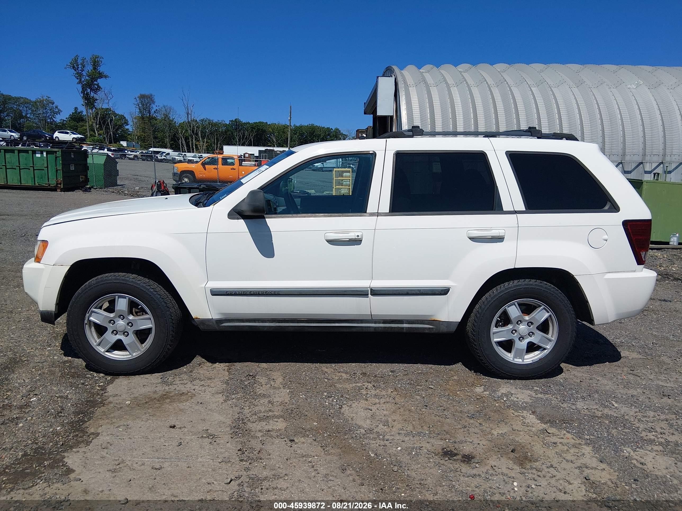 2007 Jeep Grand Cherokee Laredo/columbia/freedom Белый vin: 1J8GR48K57C615498