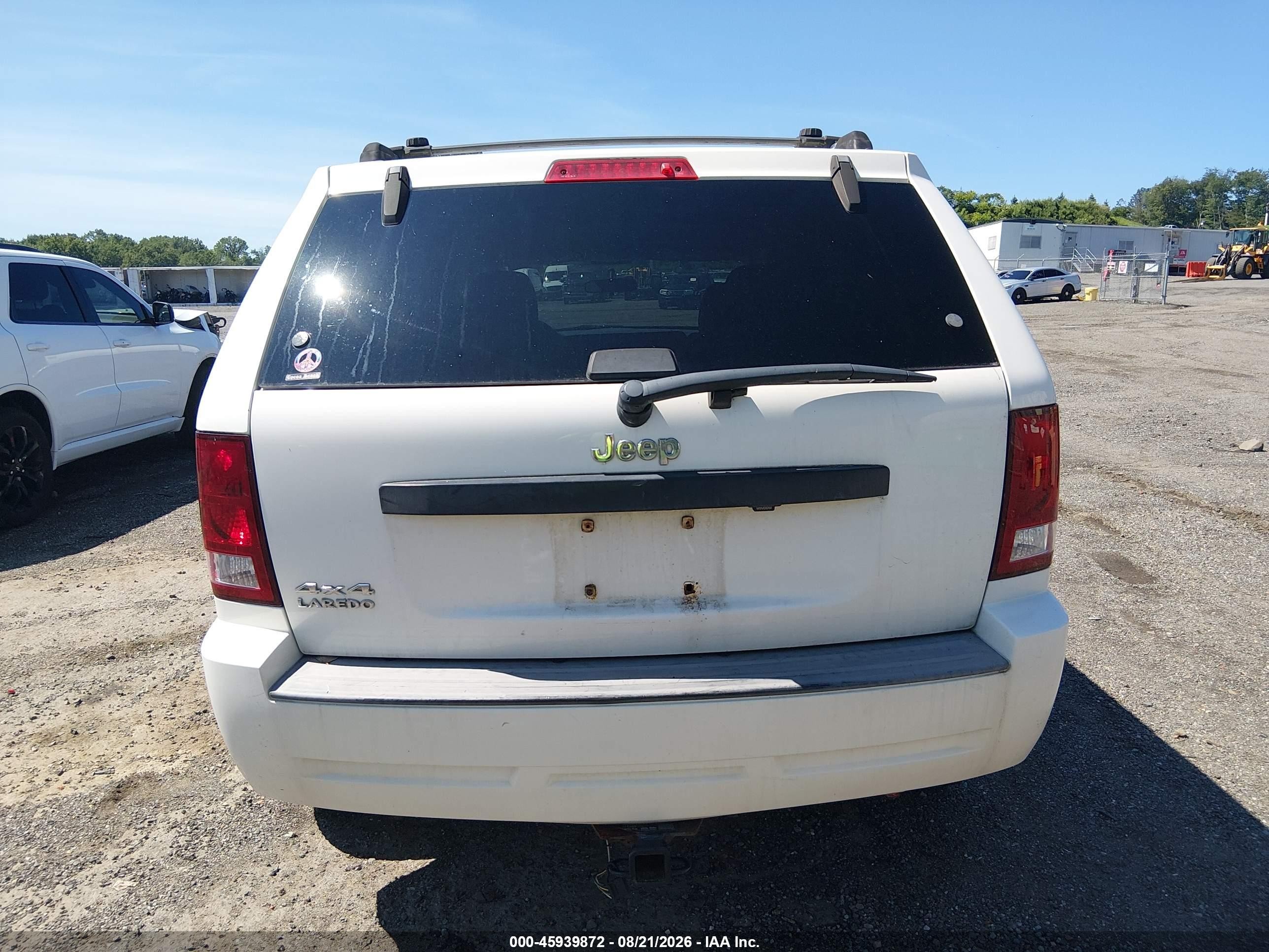 2007 Jeep Grand Cherokee Laredo/columbia/freedom Белый vin: 1J8GR48K57C615498