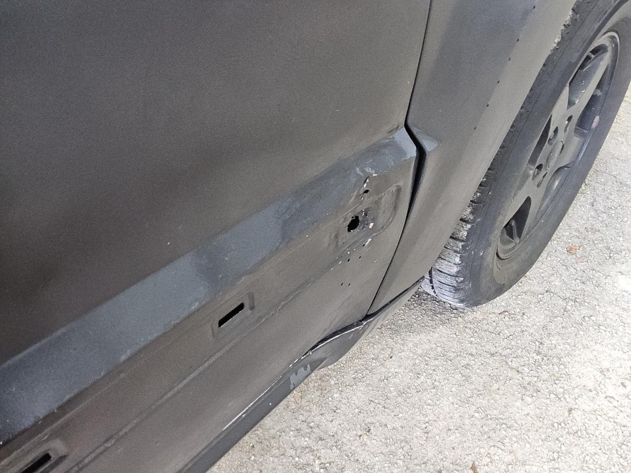 2007 Jeep Grand Cherokee Laredo Black vin: 1J8GR48K57C619616 Damage: Right Front Door, Dent(S) W/ Paint Dmg, 5 To 6 Inches