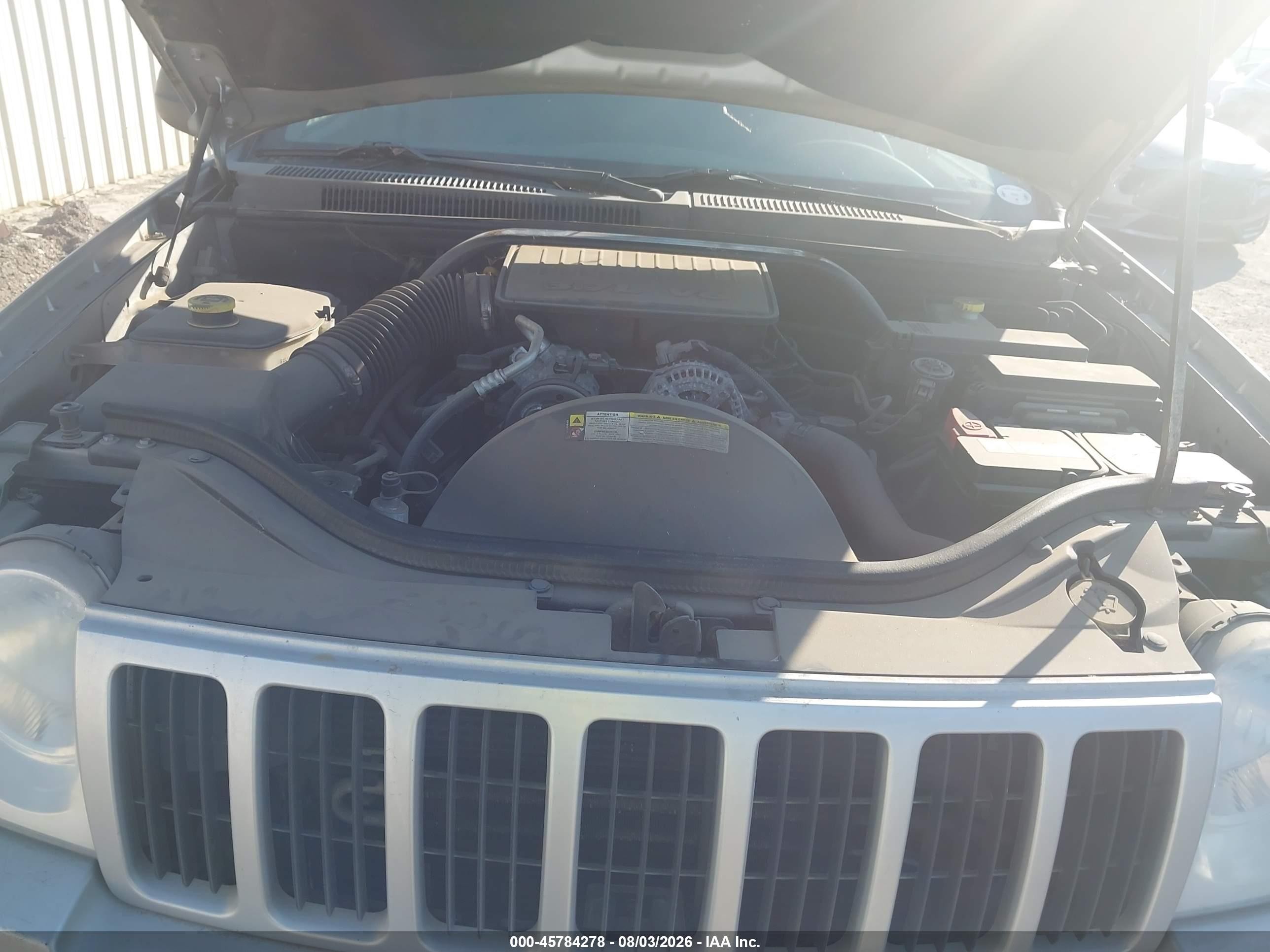 2007 Jeep Grand Cherokee Laredo Silver vin: 1J8GR48K57C688404