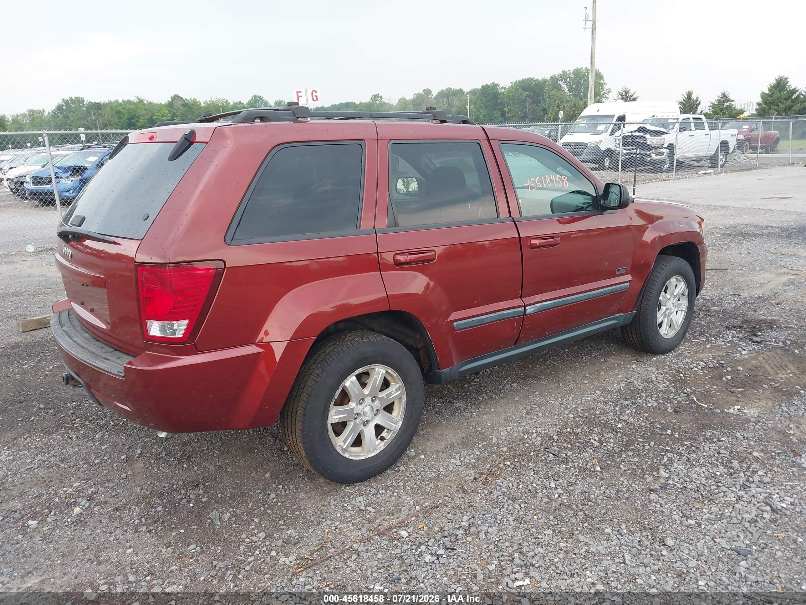 2008 Jeep Grand Cherokee Laredo Red vin: 1J8GR48K58C178460