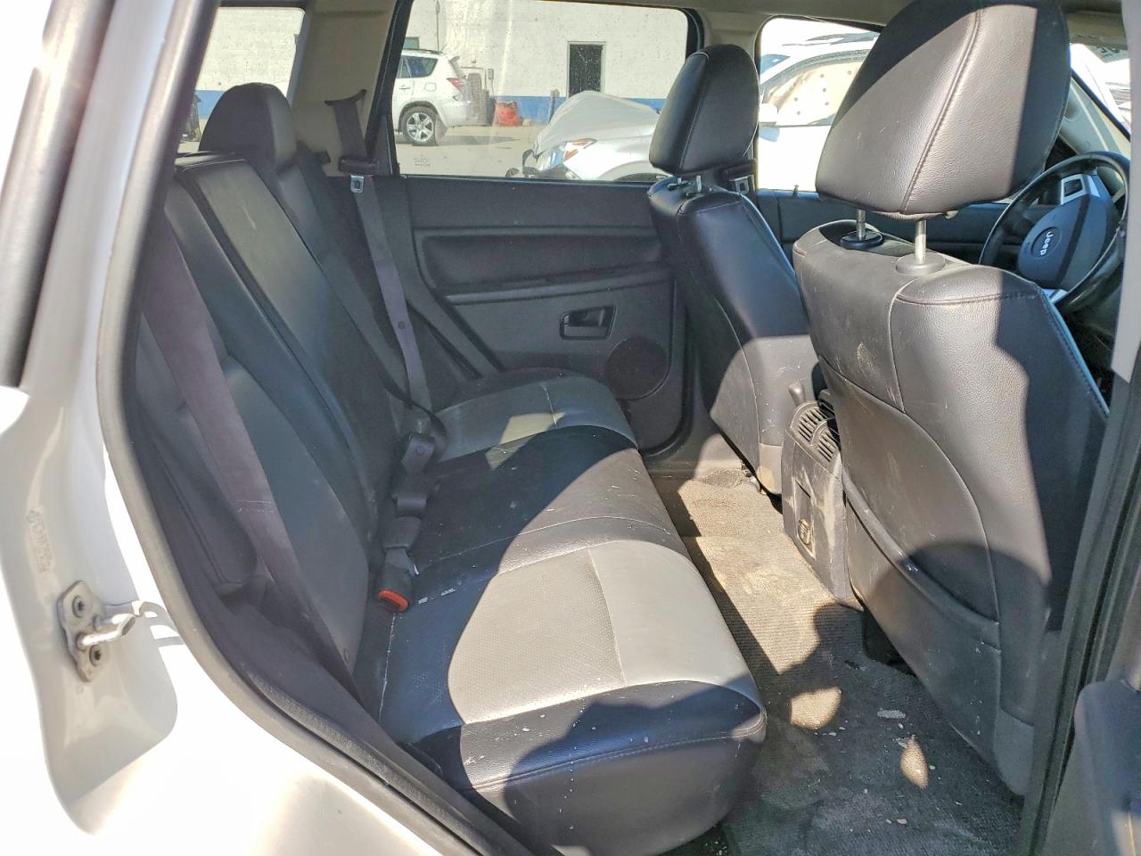 2008 Jeep Grand Cherokee Laredo Белый vin: 1J8GR48K58C237121