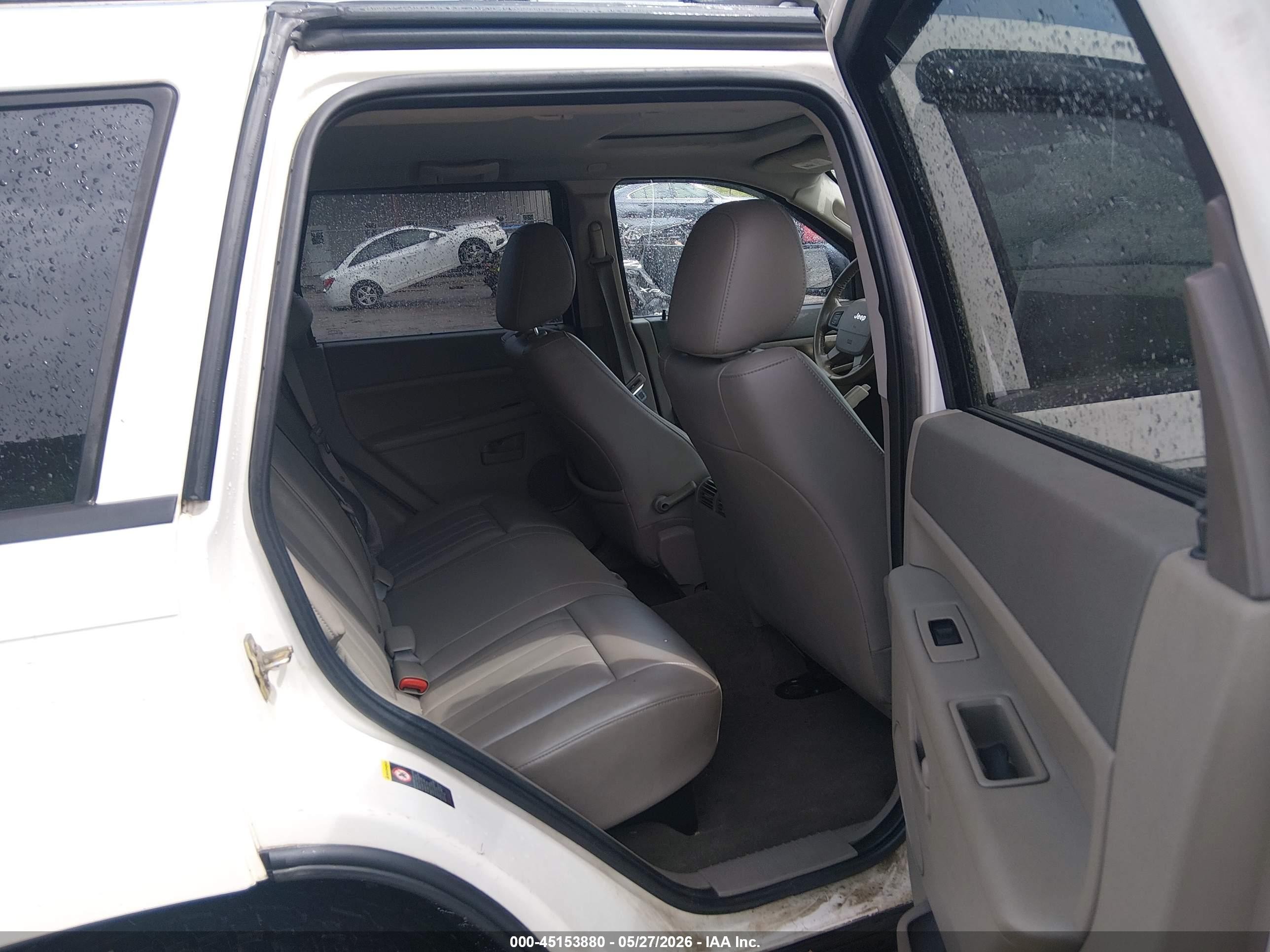 2005 Jeep Grand Cherokee Laredo White vin: 1J8GR48K65C575736