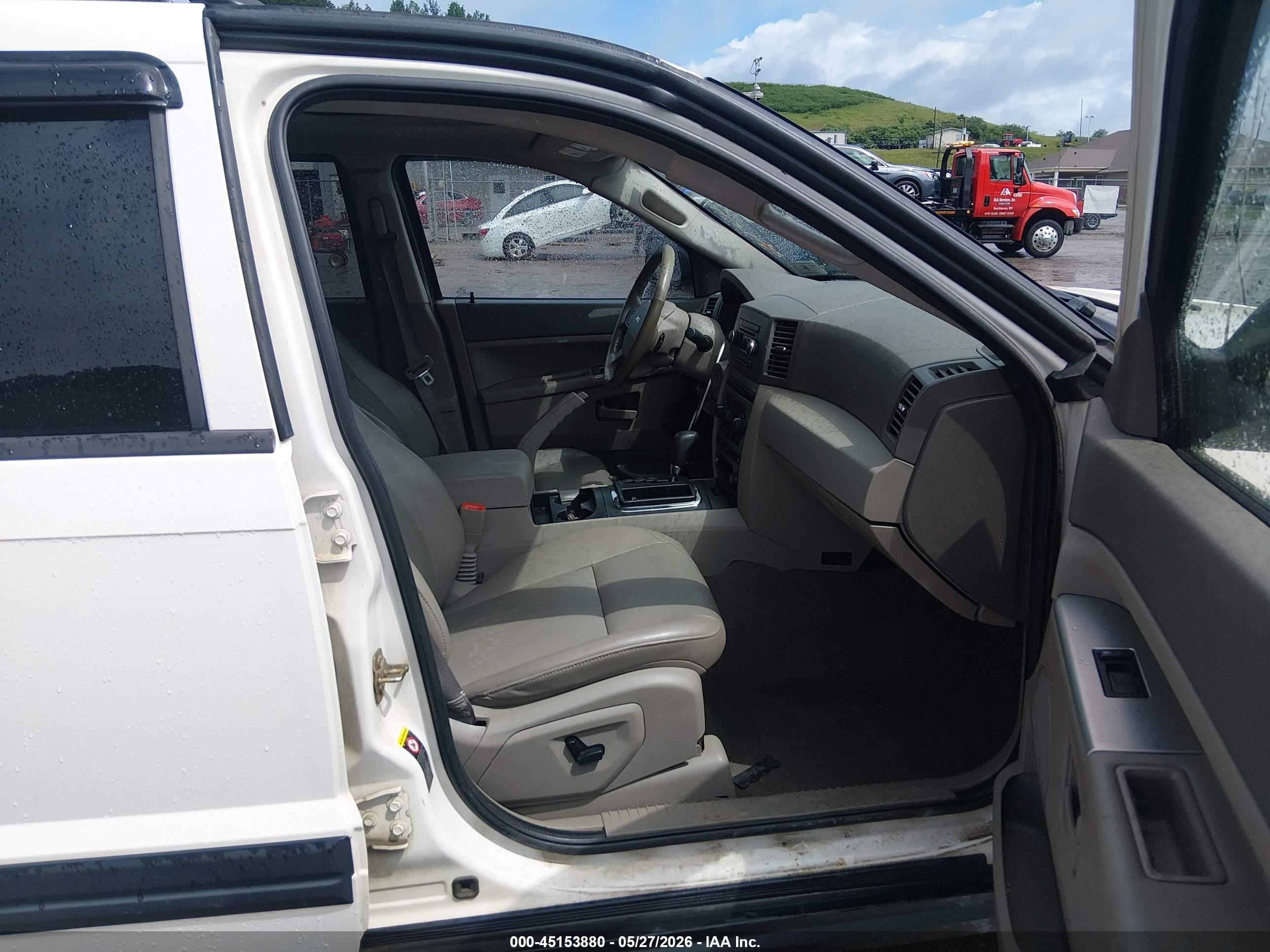 2005 Jeep Grand Cherokee Laredo White vin: 1J8GR48K65C575736