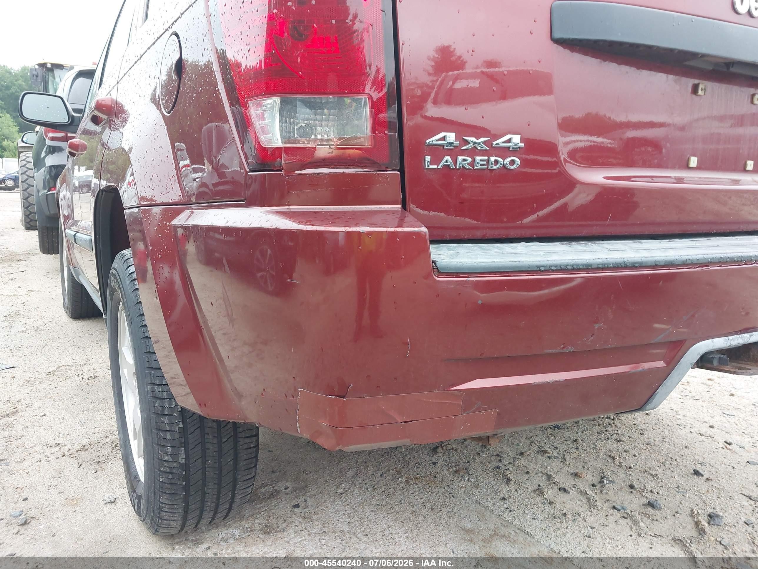 2007 Jeep Grand Cherokee Laredo Red vin: 1J8GR48K67C692090