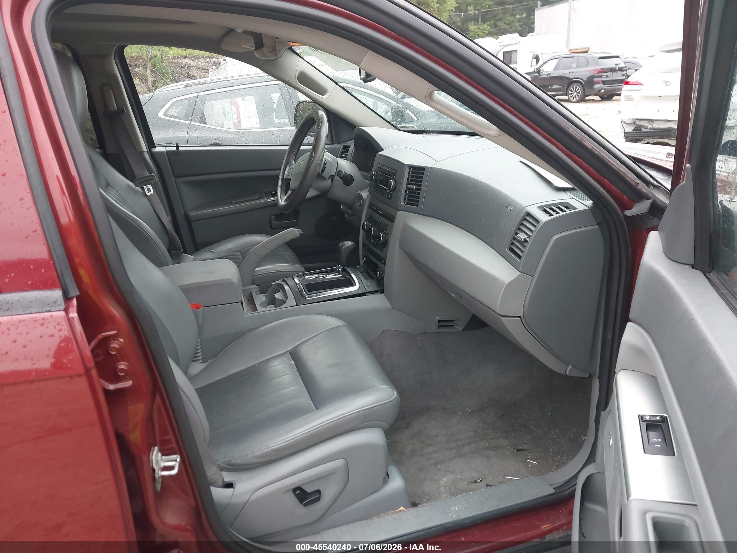 2007 Jeep Grand Cherokee Laredo Red vin: 1J8GR48K67C692090