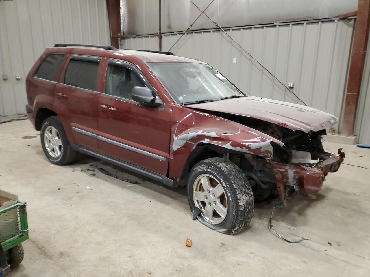 2007 Jeep Grand Cherokee Laredo Red vin: 1J8GR48K77C551660