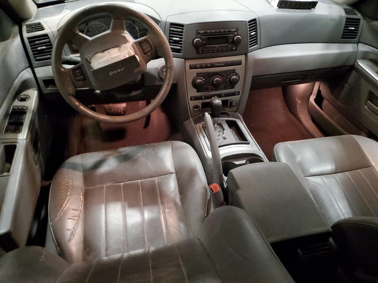 2007 Jeep Grand Cherokee Laredo Red vin: 1J8GR48K77C551660