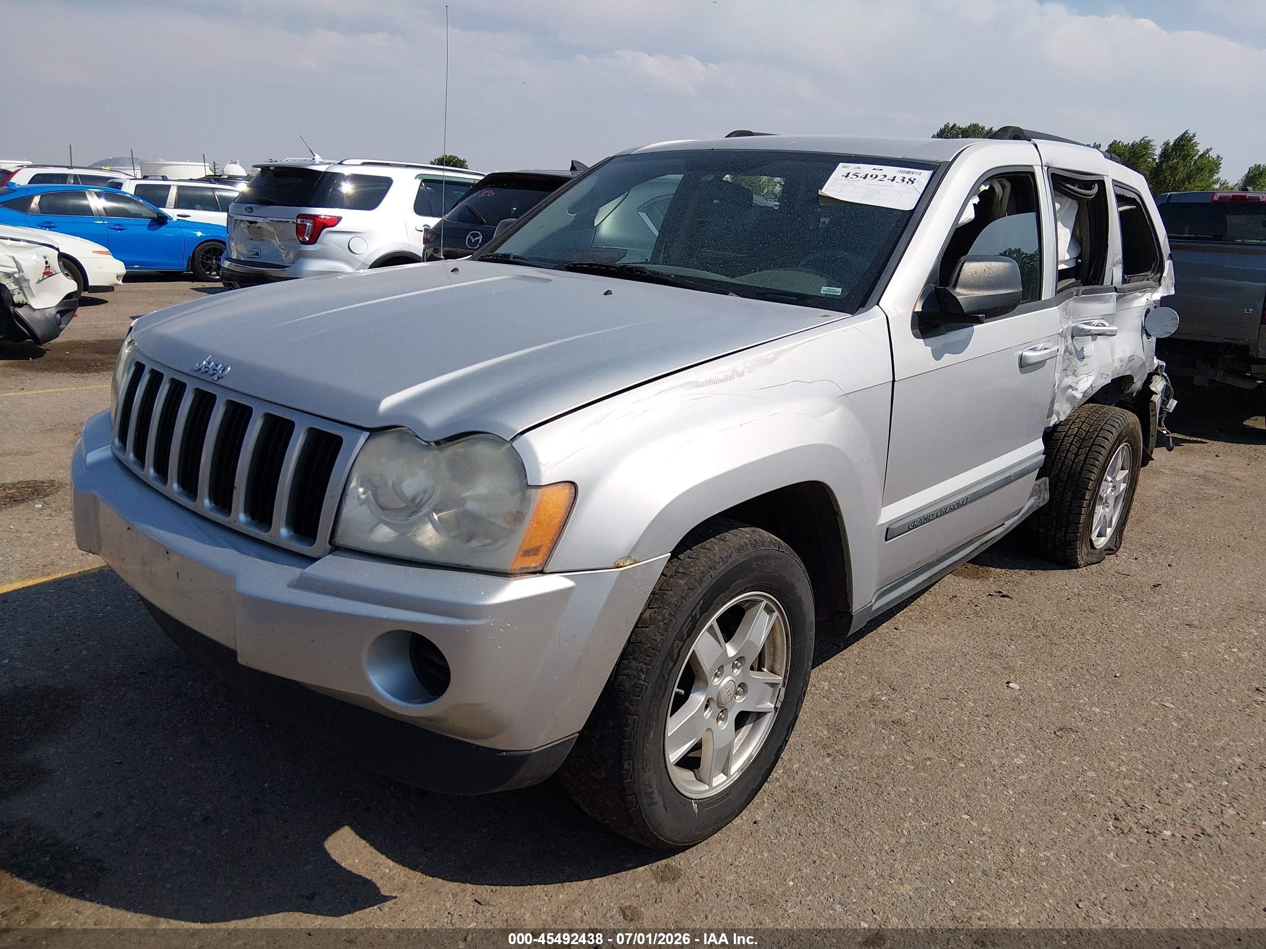 2007 Jeep Grand Cherokee Laredo Gray vin: 1J8GR48K77C568815