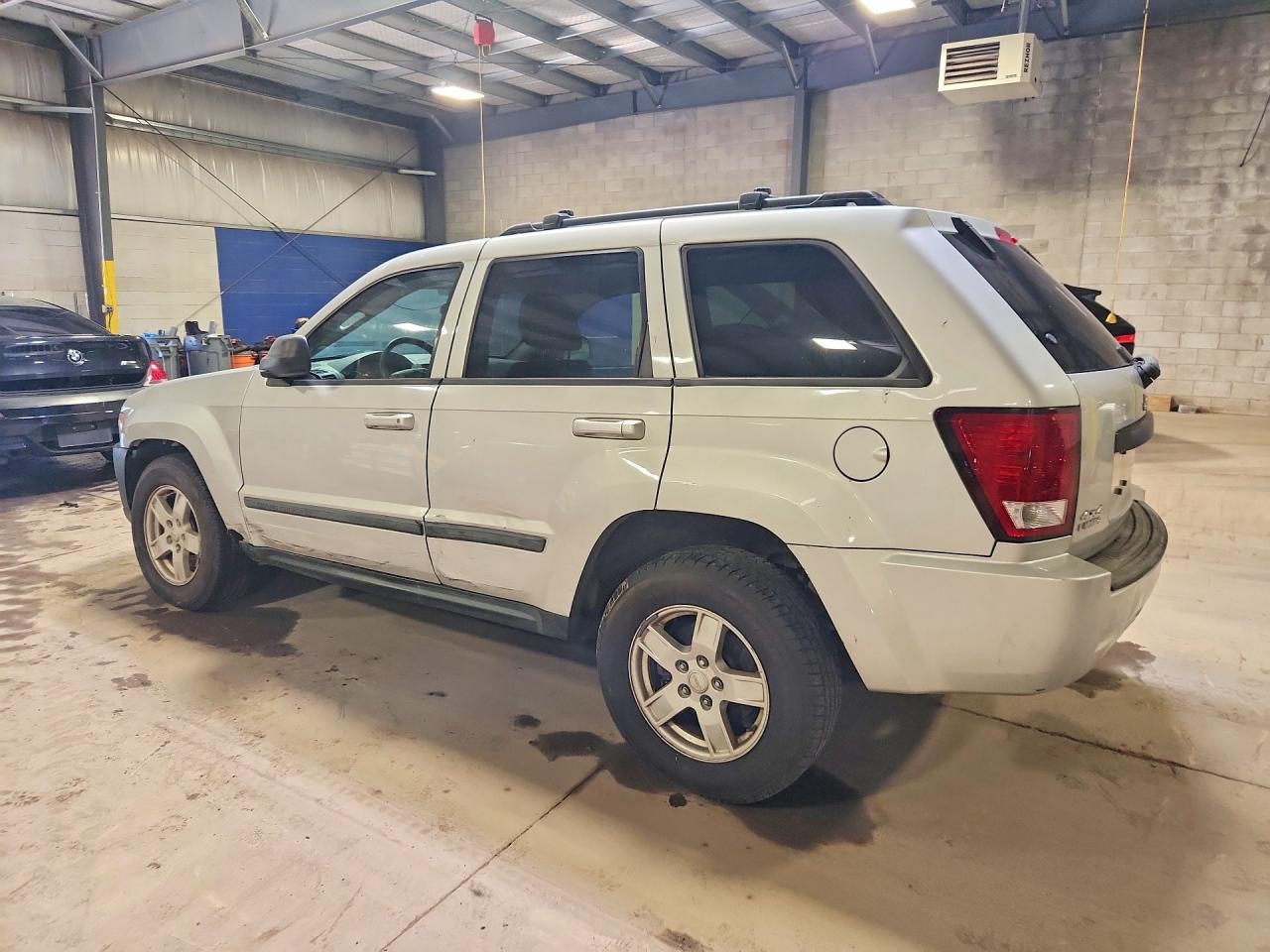 2007 Jeep Grand Cherokee Laredo Silver vin: 1J8GR48K77C576252