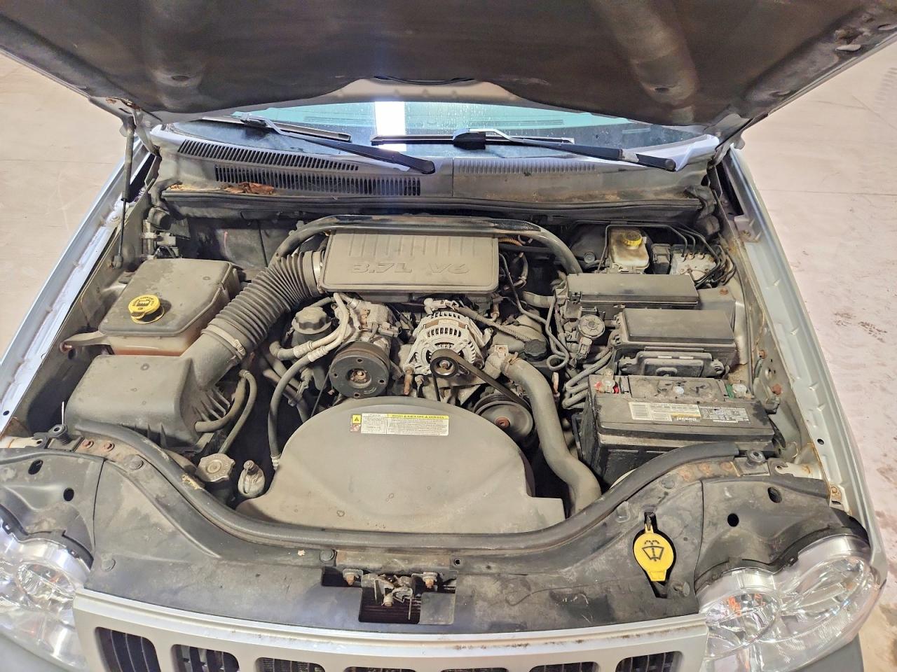 2007 Jeep Grand Cherokee Laredo Silver vin: 1J8GR48K77C576252