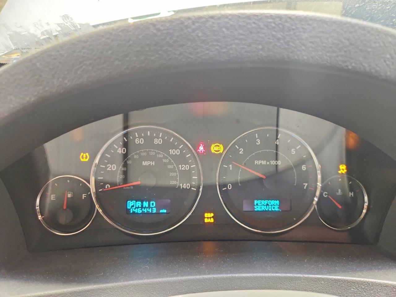 2007 Jeep Grand Cherokee Laredo Silver vin: 1J8GR48K77C576252