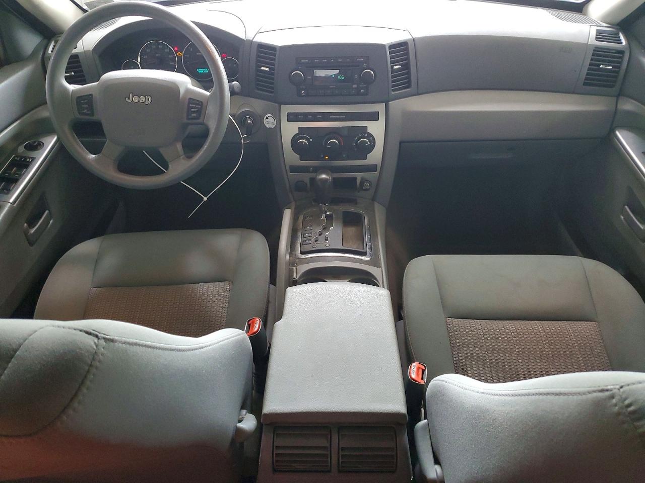 2007 Jeep Grand Cherokee Laredo White vin: 1J8GR48K77C681857