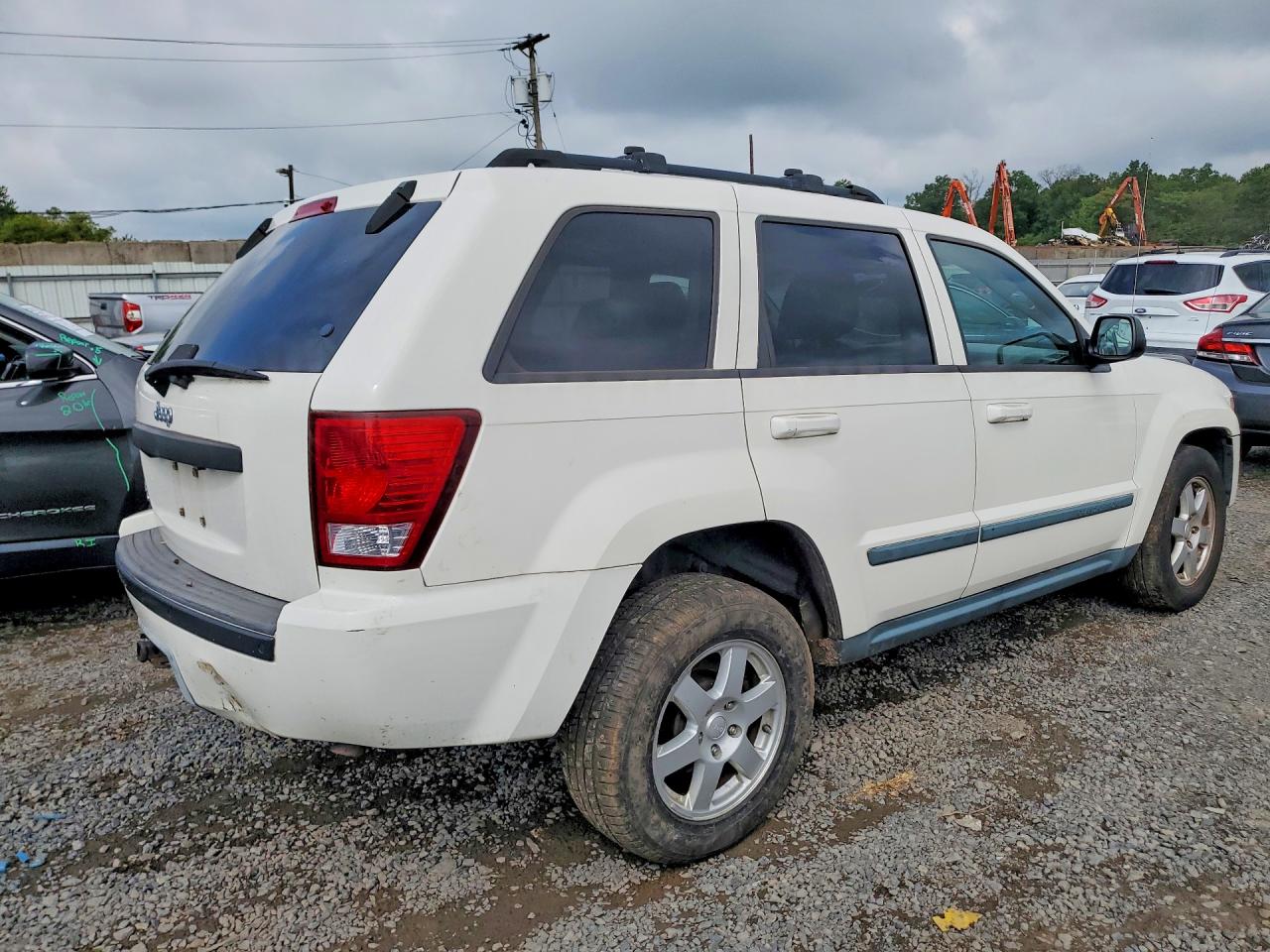 2008 Jeep Grand Cherokee Laredo White vin: 1J8GR48K78C104358