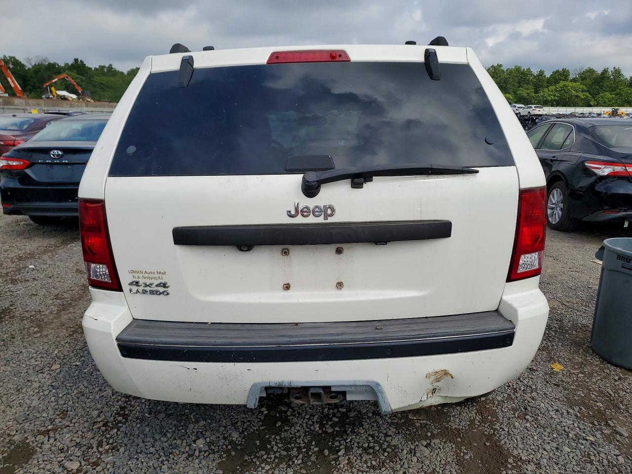 2008 Jeep Grand Cherokee Laredo White vin: 1J8GR48K78C104358