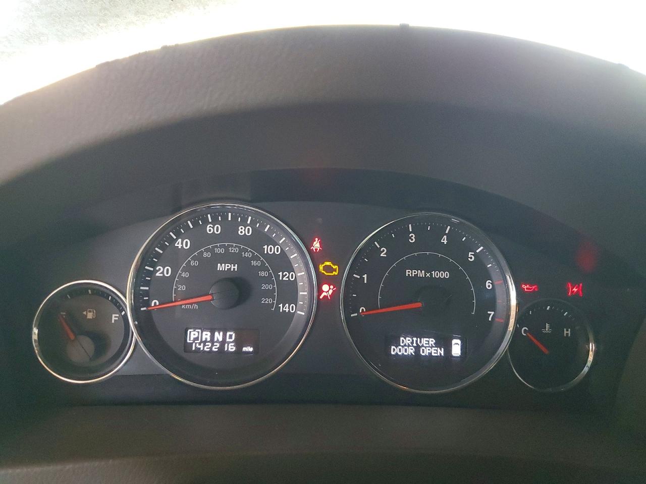 2008 Jeep Grand Cherokee Laredo Silver vin: 1J8GR48K78C157075