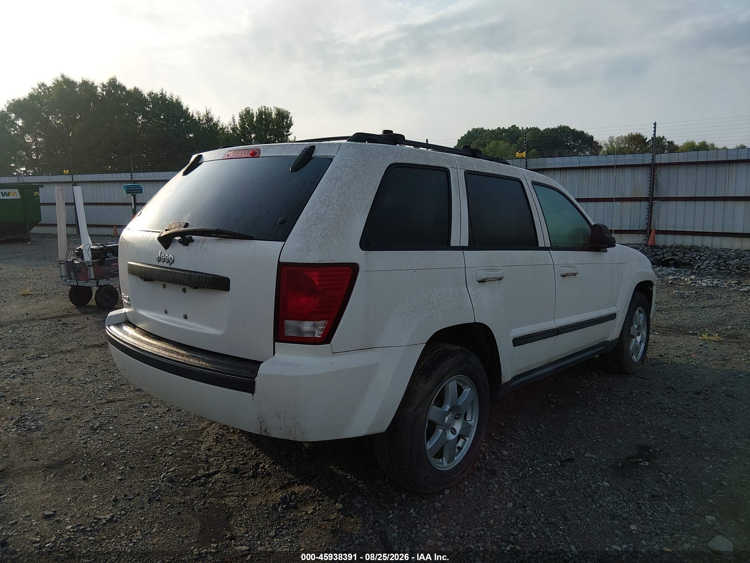 2008 Jeep Grand Cherokee Laredo White vin: 1J8GR48K78C234978