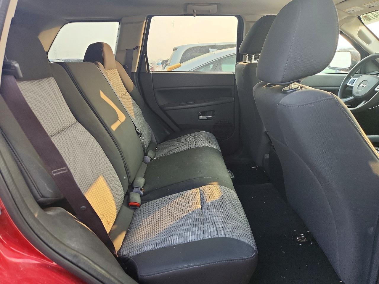2009 Jeep Grand Cherokee Laredo Red vin: 1J8GR48K79C556330