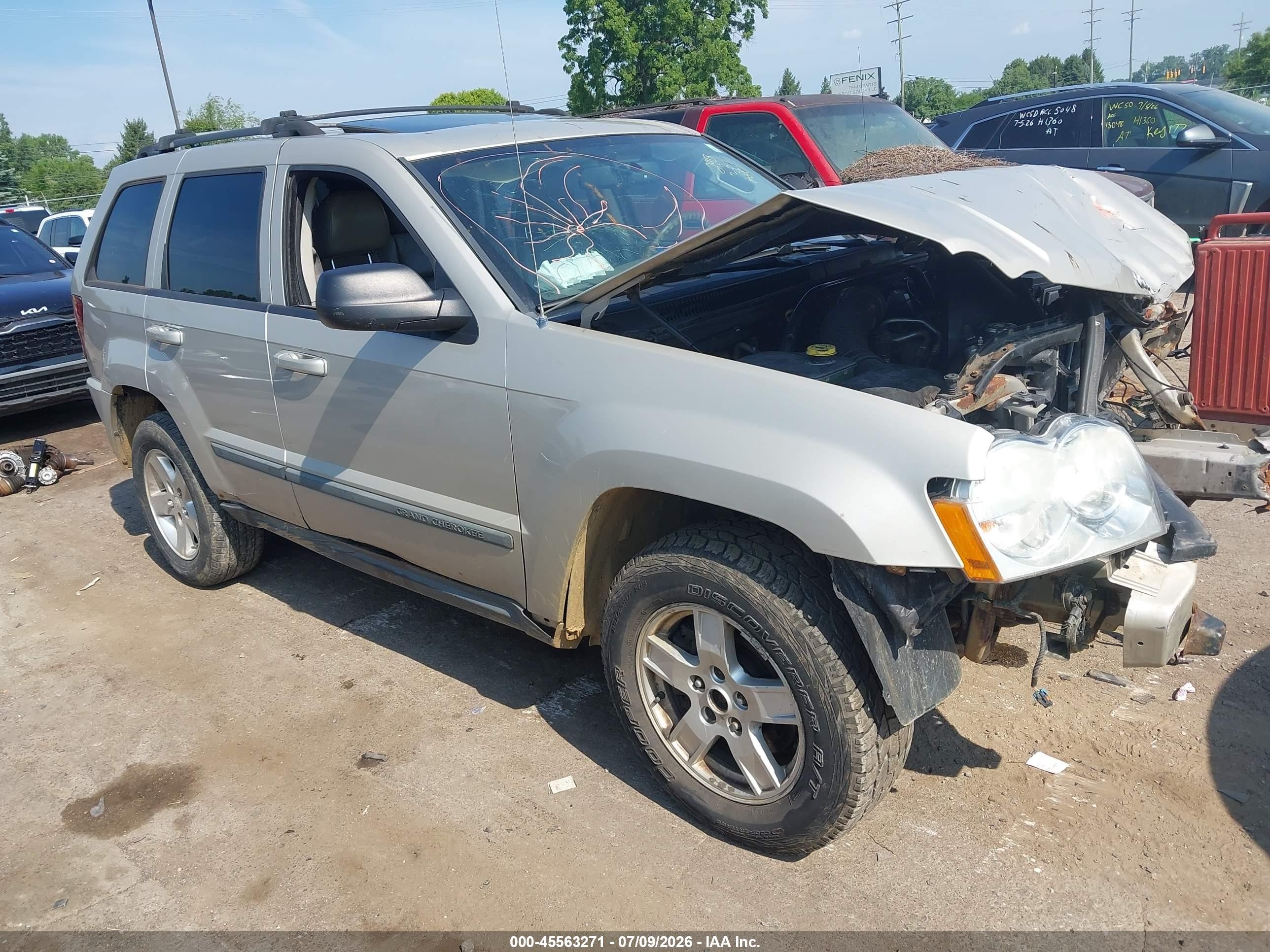 2007 Jeep Grand Cherokee Laredo Silver vin: 1J8GR48K87C522913