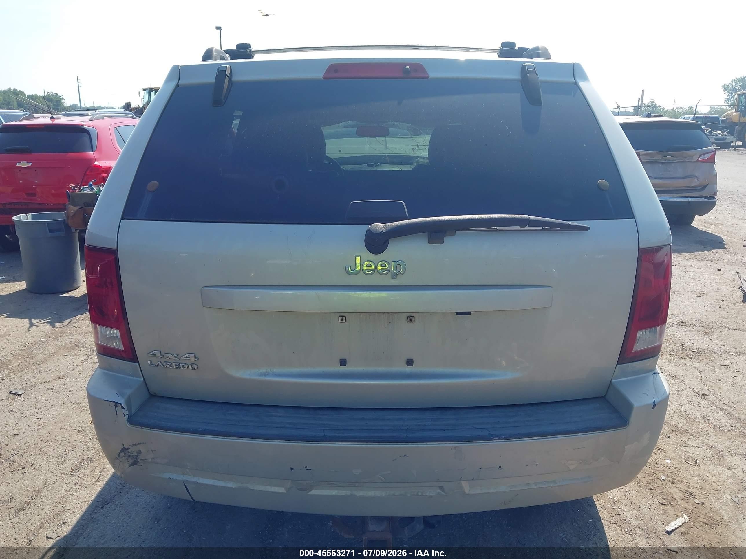 2007 Jeep Grand Cherokee Laredo Silver vin: 1J8GR48K87C522913