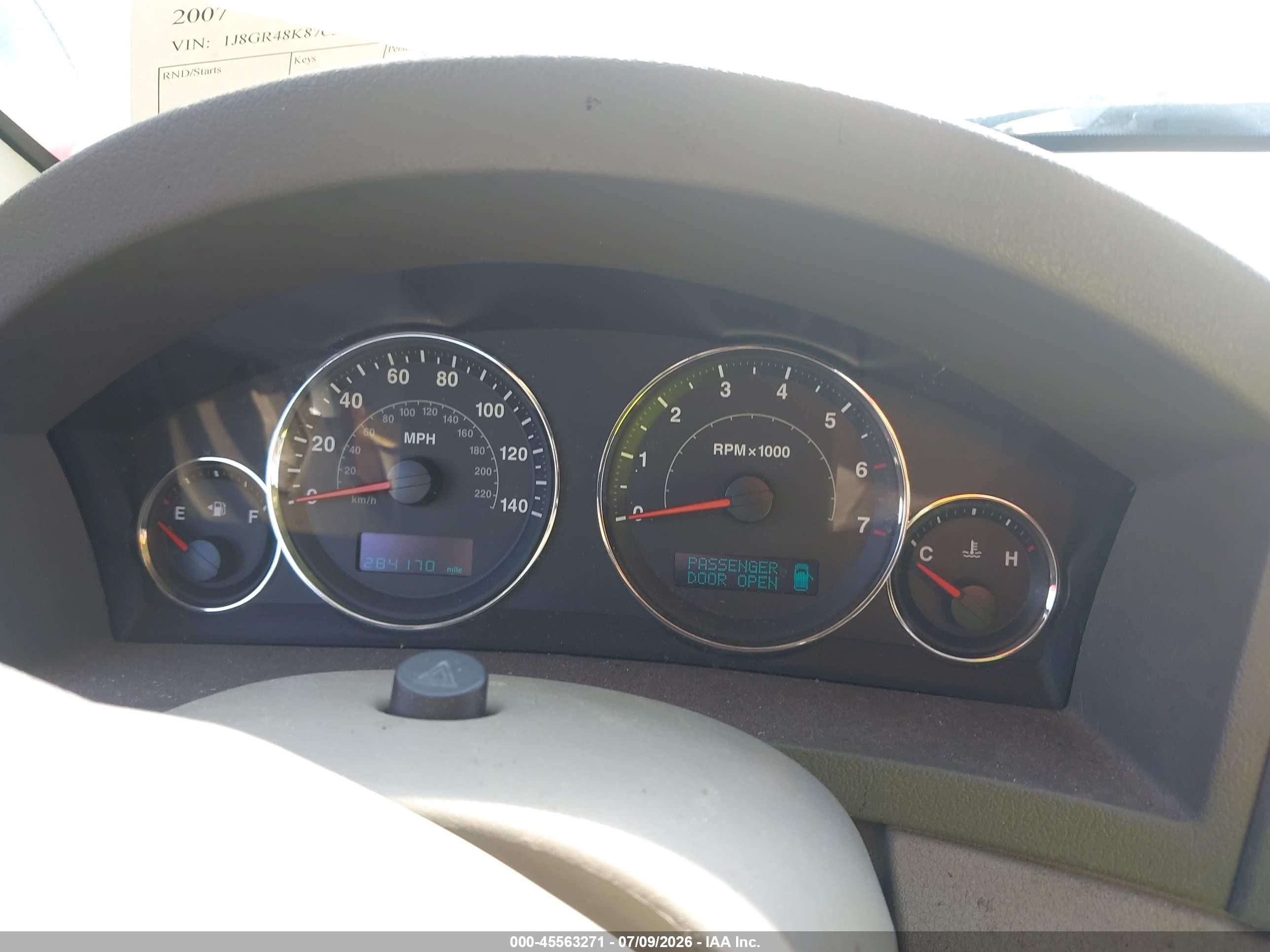 2007 Jeep Grand Cherokee Laredo Silver vin: 1J8GR48K87C522913