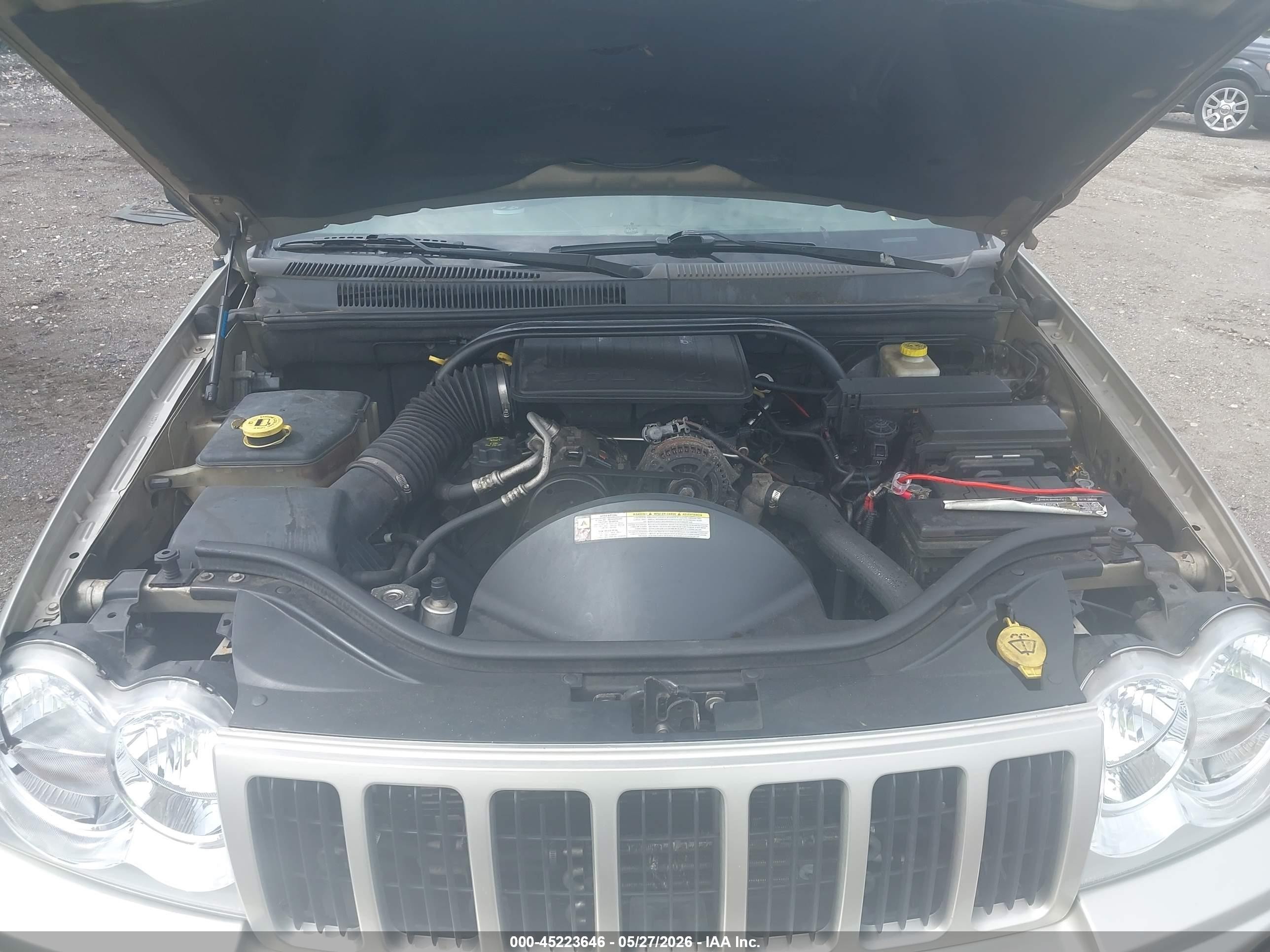 2007 Jeep Grand Cherokee Laredo Silver vin: 1J8GR48K87C564708