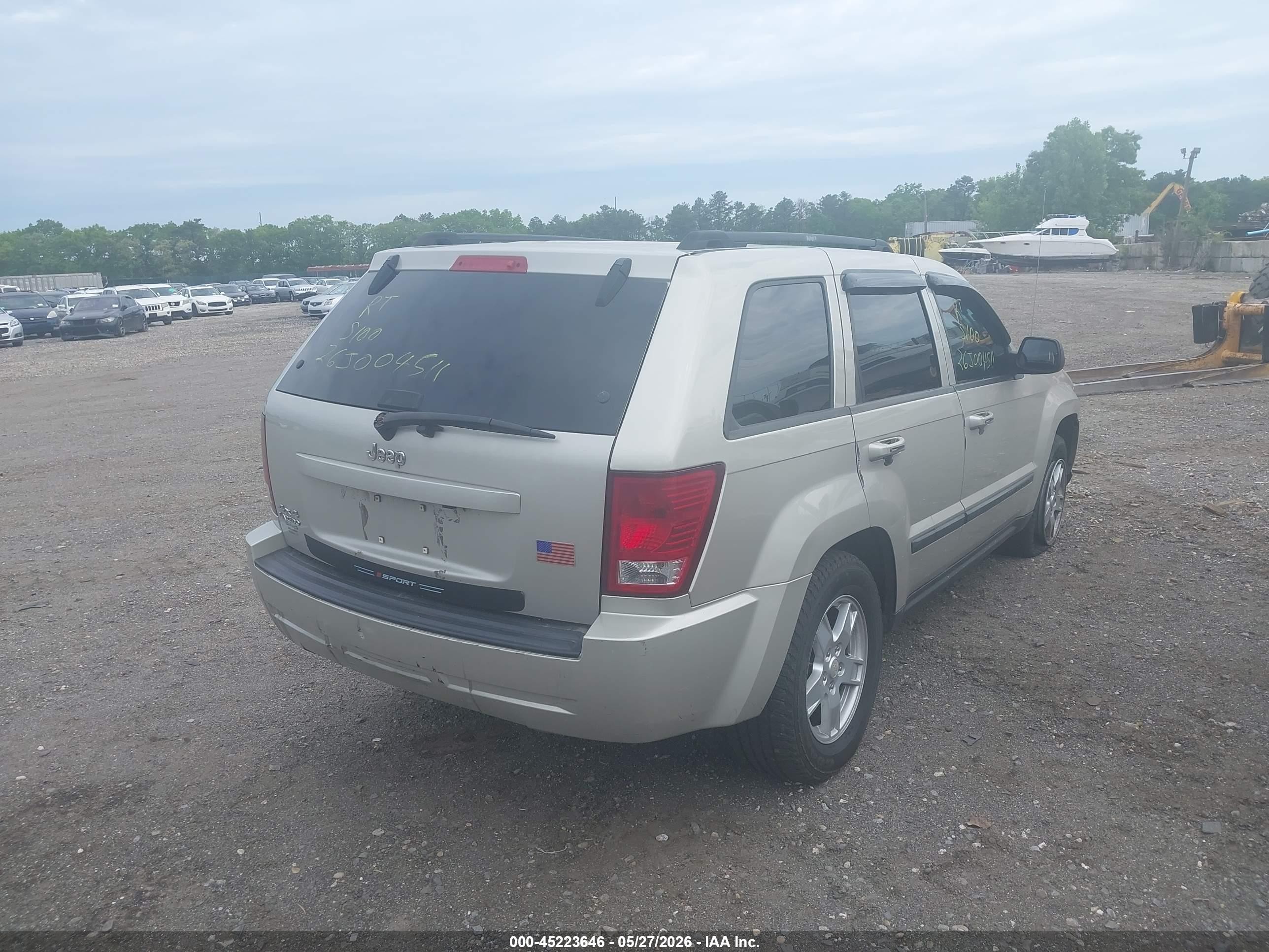 2007 Jeep Grand Cherokee Laredo Silver vin: 1J8GR48K87C564708