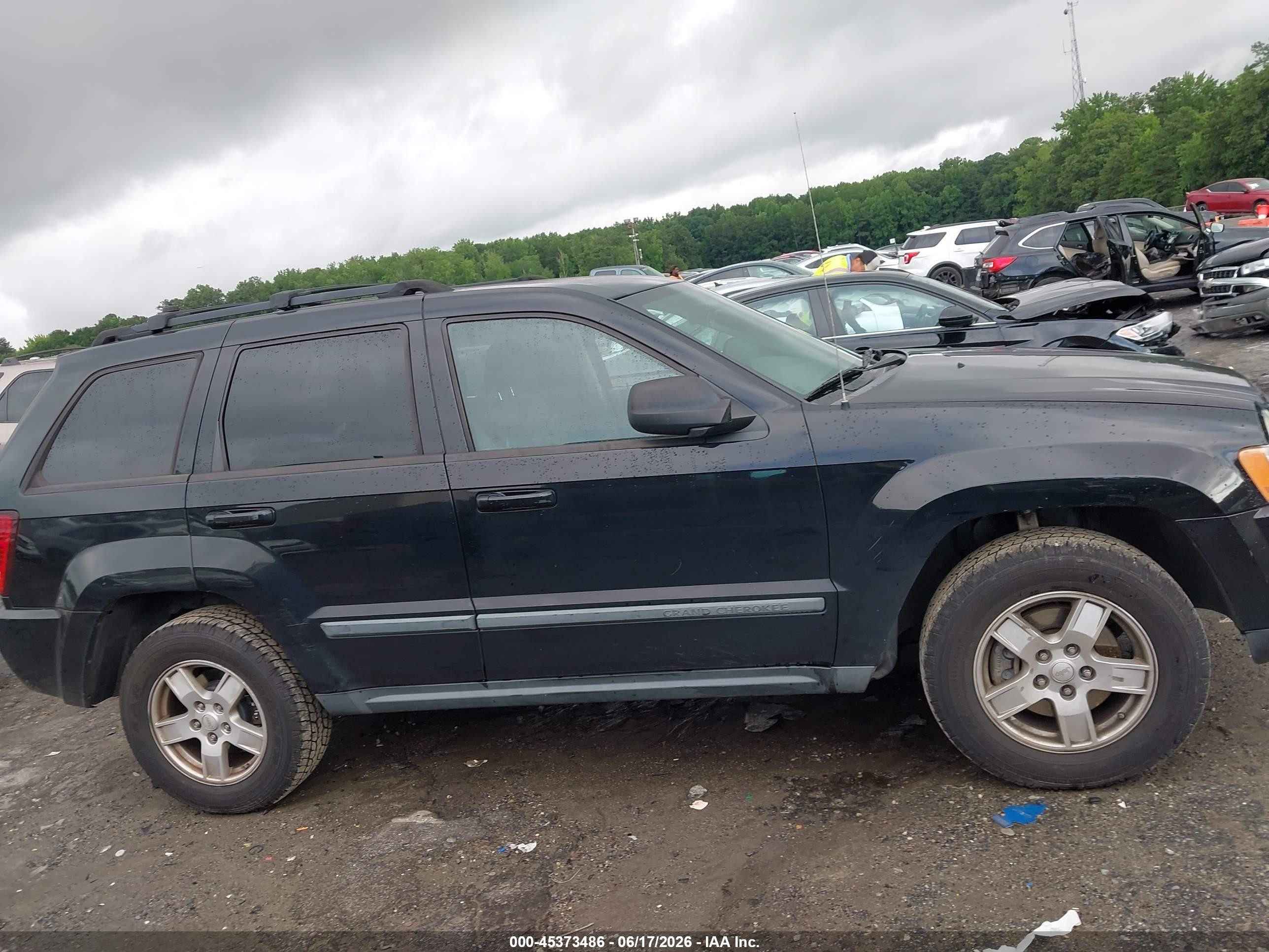 2007 Jeep Grand Cherokee Laredo Black vin: 1J8GR48K87C577099